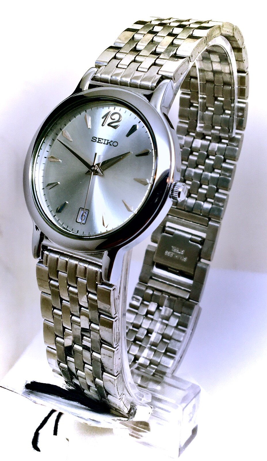 VINTAGE SEIKO QUARTZ SFWV31P1 MID SIZE STAINLESS STEEL SLVER DIAL .