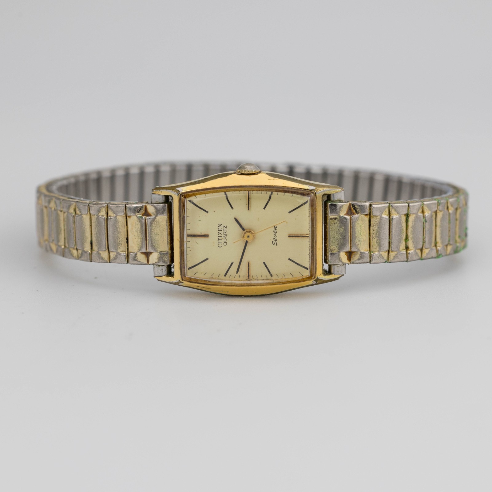 Vintage CITIZEN Seven 2030-041674 Quartz Women’s Watch Sz. 6 3/4″ New Battery