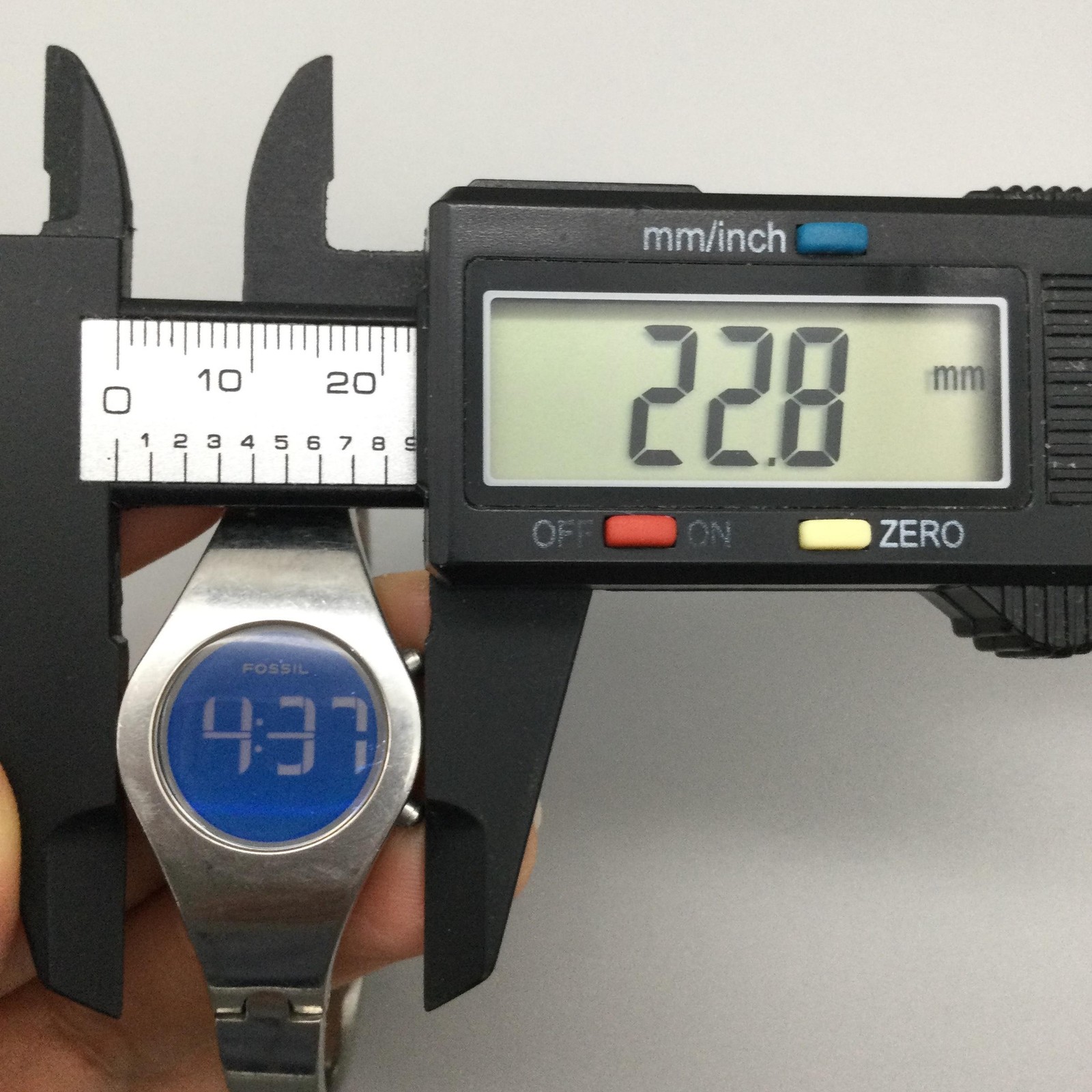 Fossil F2 Big Tic Womens Watch 23mm Blue Digital Dial Stainless ES-9114 6.5″