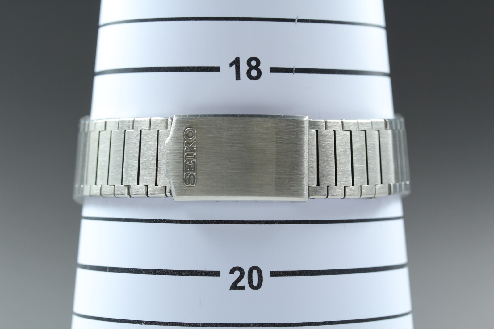 Vintage 1988 Near MINT Seiko Silver Wave Z 7123-8060 Gray Kanji Octagon Qz Men’s