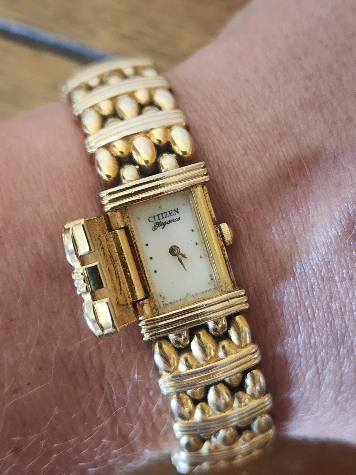1999 Citizen Elegance Women Peek-a-Boo Hidden 14mm New Battery