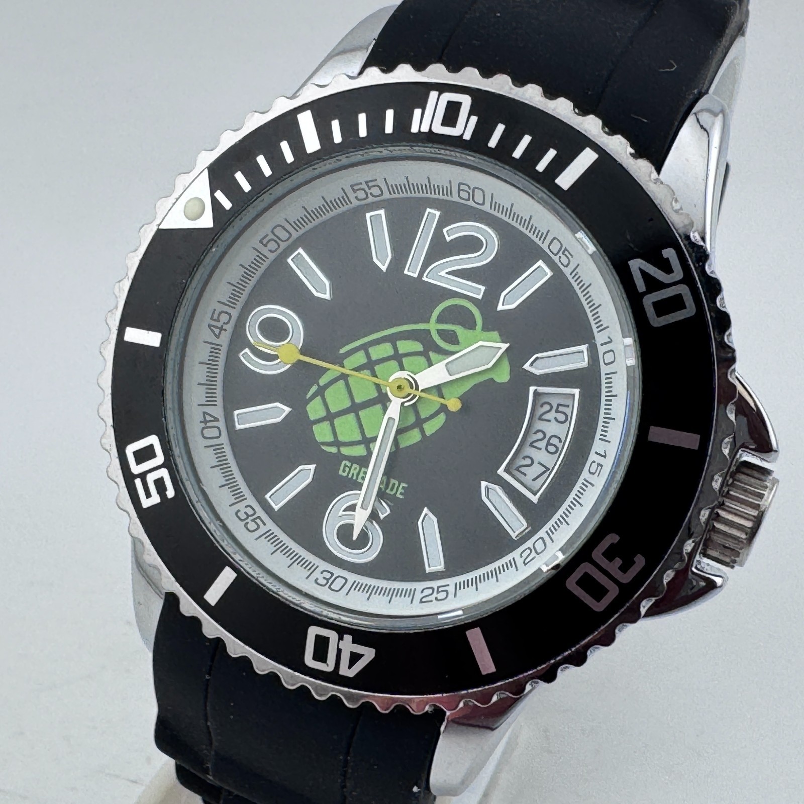 Grenade Quartz Watch Unisex 50m Silver Black Rotating Bezel Date New Battery