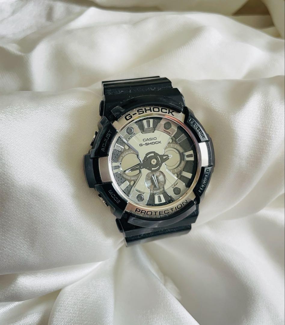 CASIO G-SHOCK GA-200BW watch