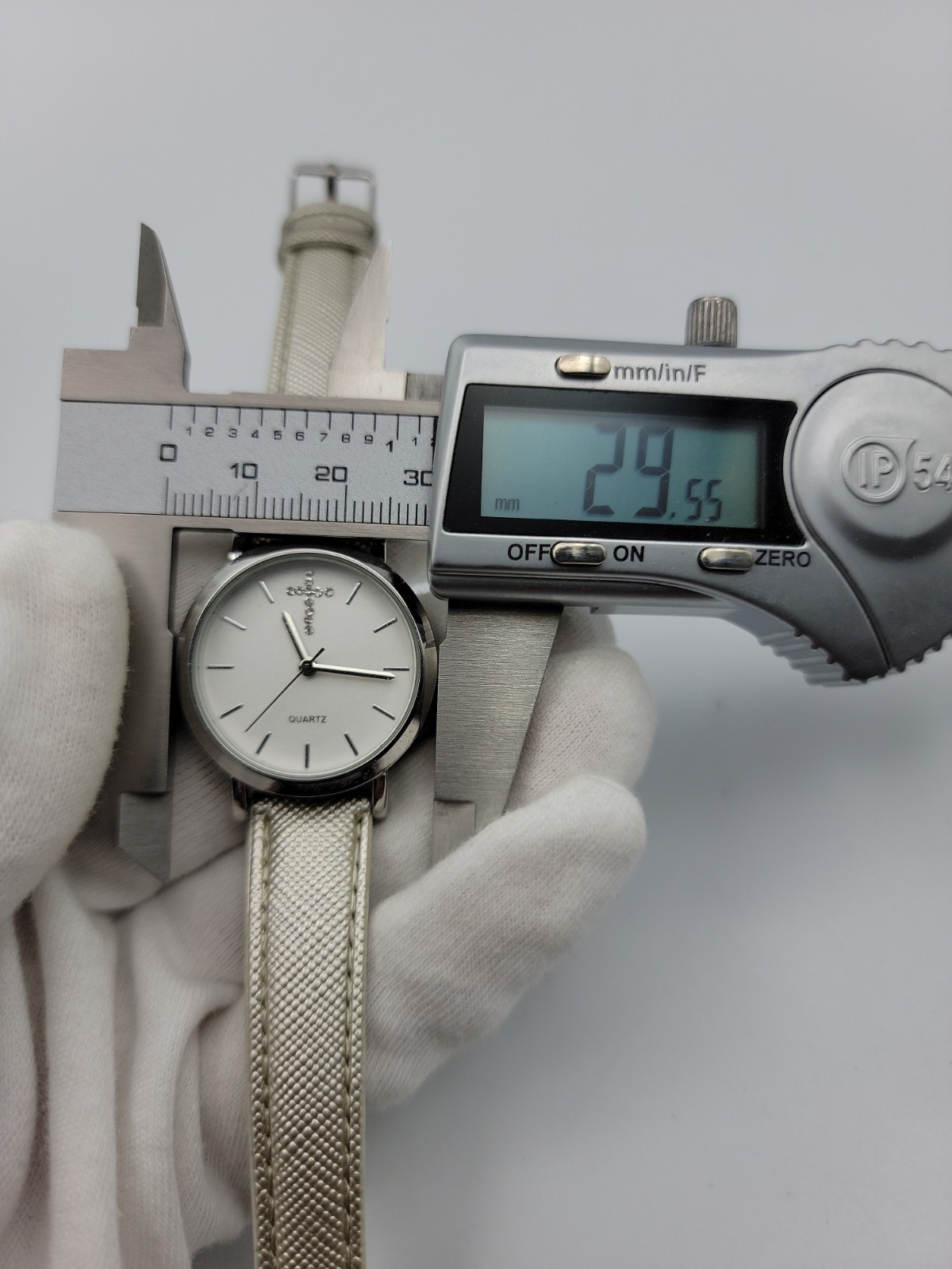 Women Quartz Watch 30mm Cross Dial Silver Synthetic Leather Band 5.76″-7.5″,Runs