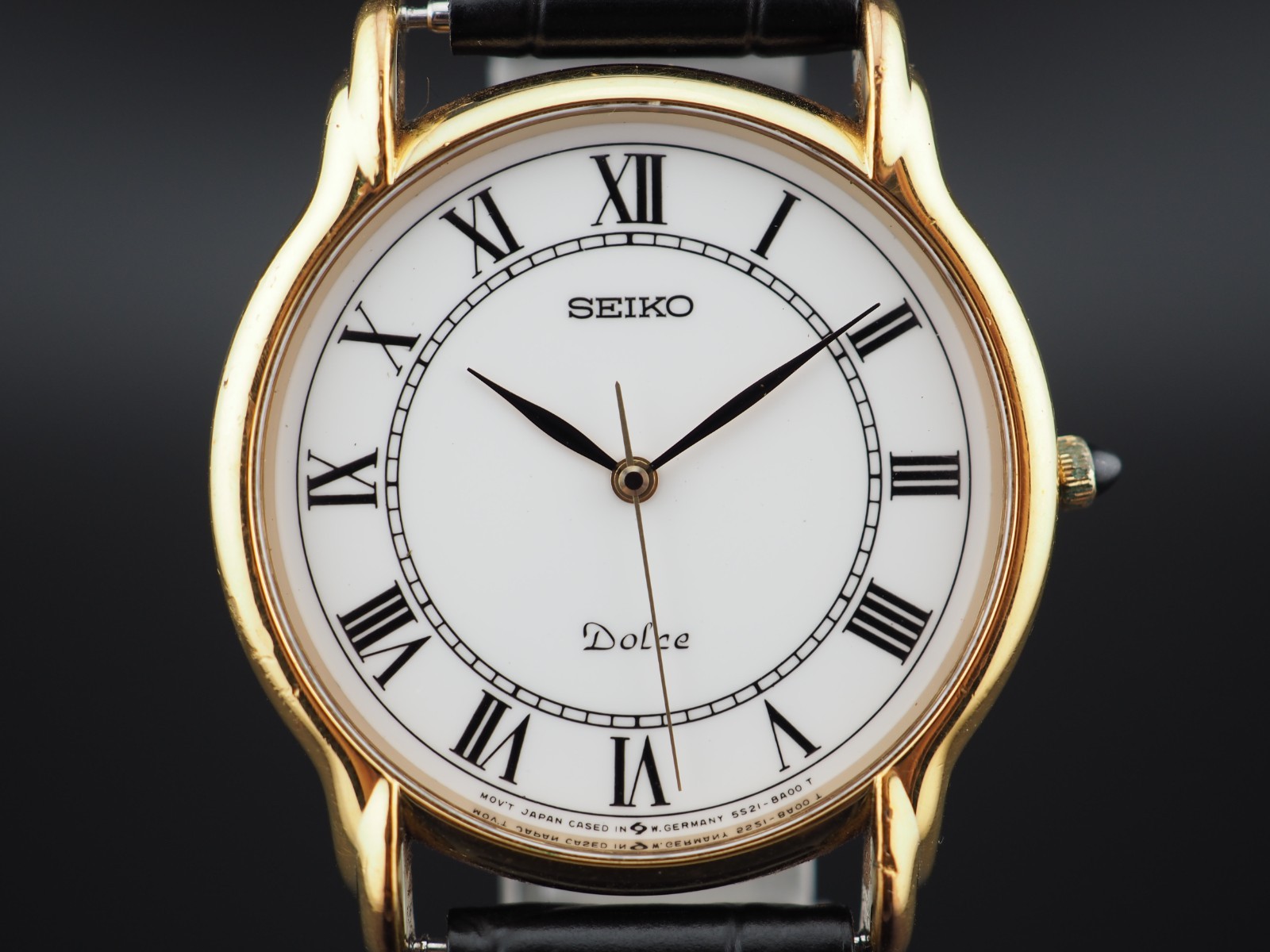 Vintage 1988 Seiko Dolce 5S21-8A00 White Sweep Second Quartz Mens Watch JAPAN