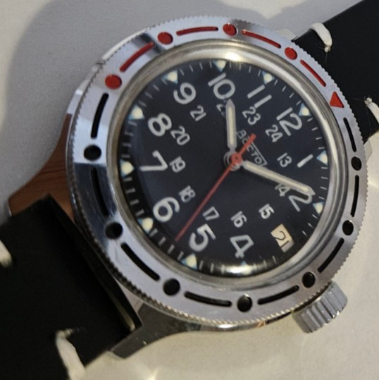 Vintage Men’s “Amphibia” Vostok Automatic 2416 31J USSR 1970 200m Diver Watch