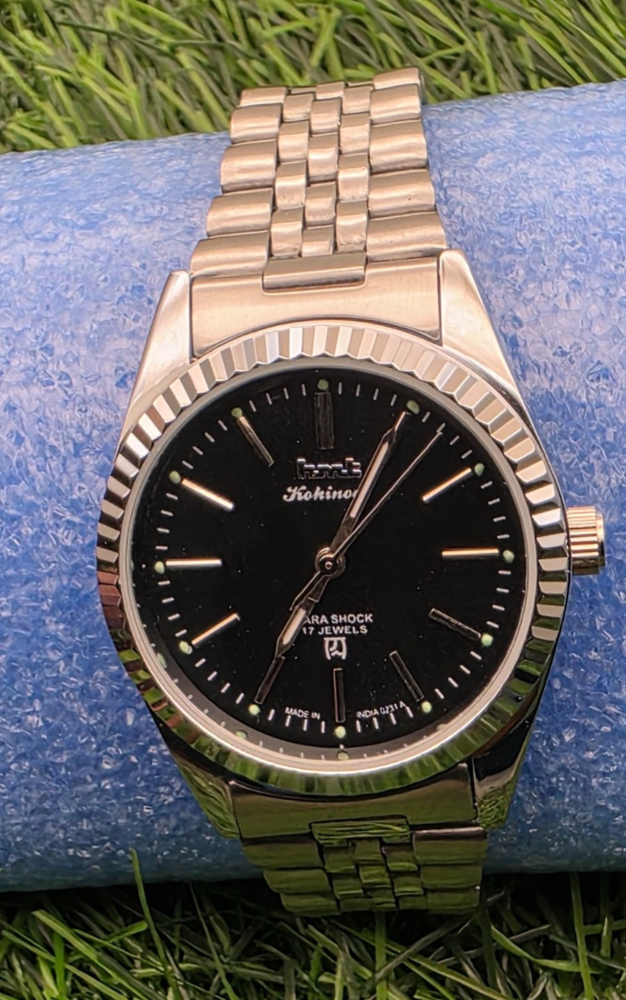 Beautiful Mens HMT Kohinoor Parashock Mechanical Wind 17J Watch Black Dial