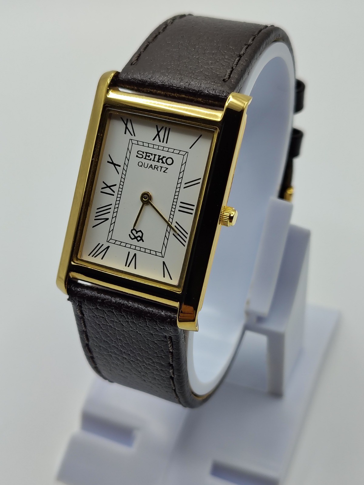 vintage seiko slim quartz men’s wrist watch White Dial Leather Strap