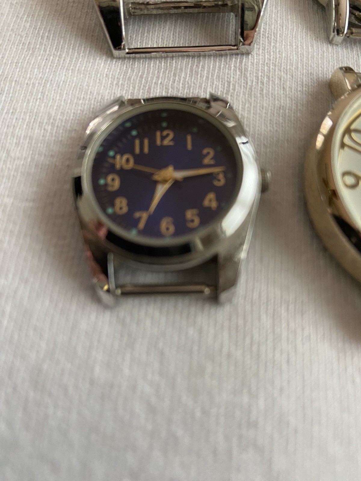 (4) Working Quartz Watches with New Batteries, no bands #100 Embassy and Geneva