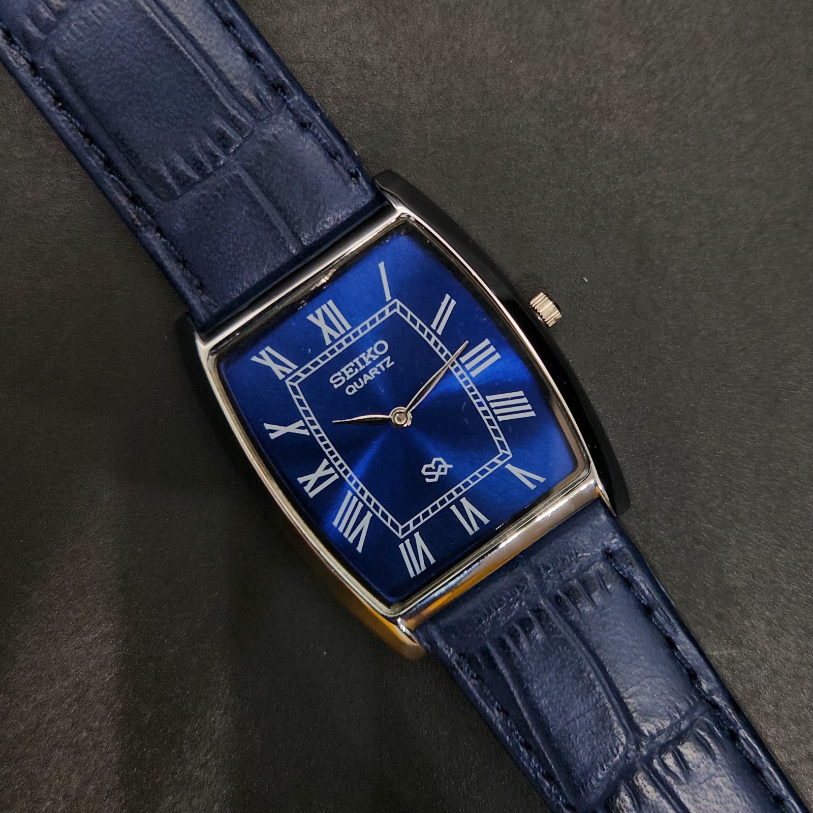 Vintage Seiko Slim Quartz 30MM Case Blue Dial Japanese Men’s Wrist Watch A16