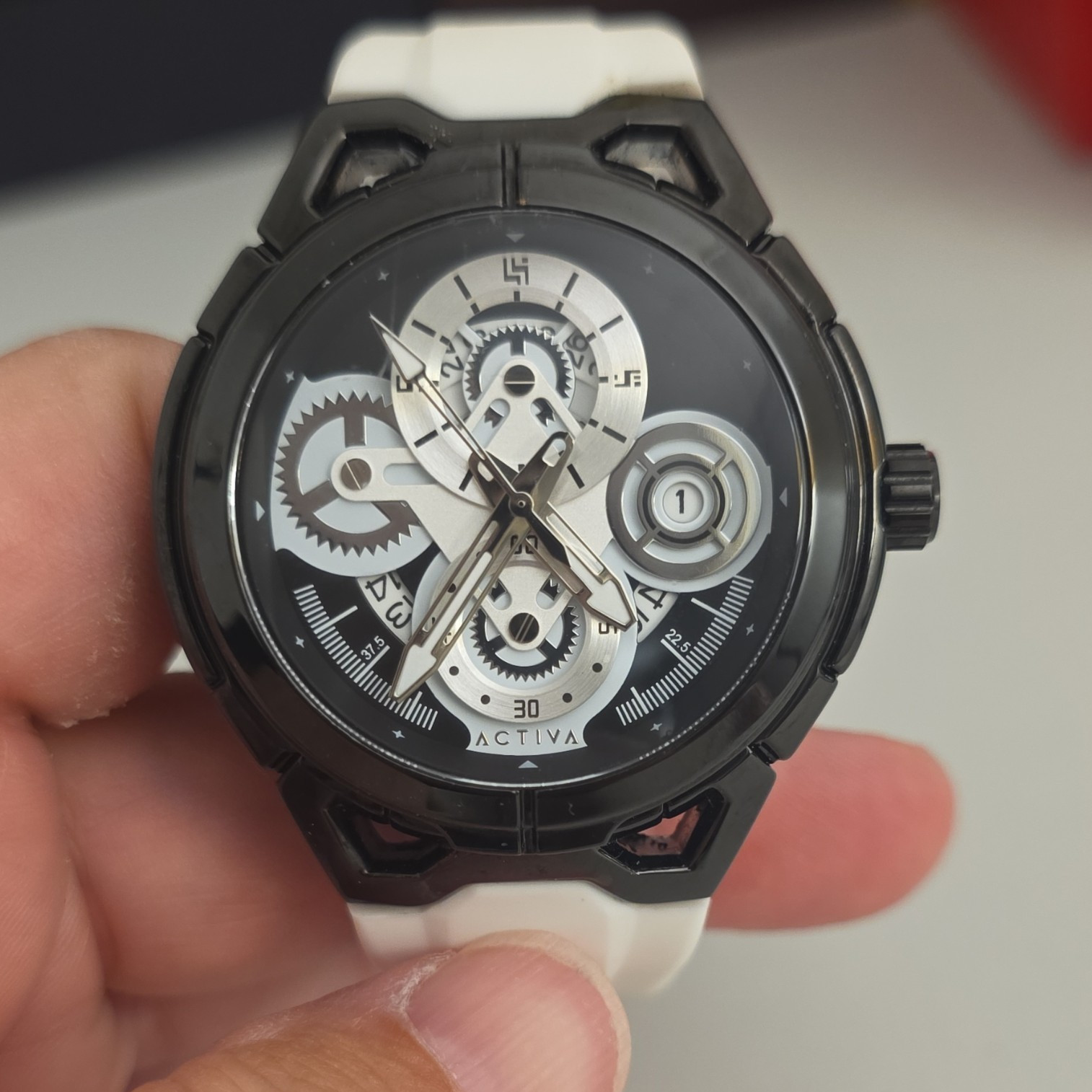 Activa Quartz Analog 44mm Black Plastic Case White Rubber Strap Date 30m