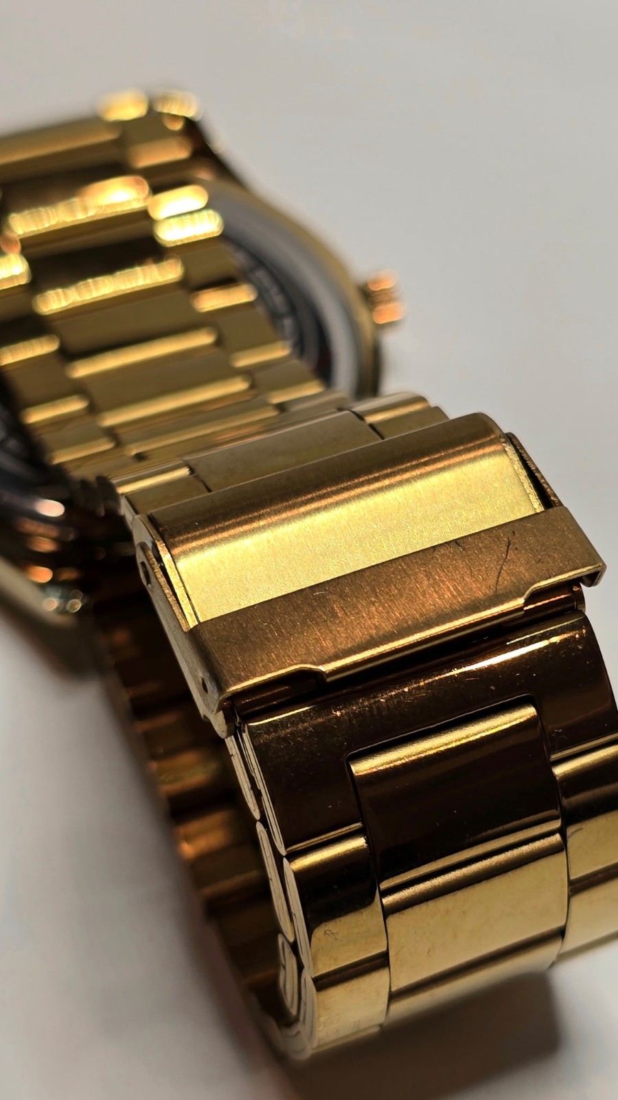 Lenoin Unisex Quartz Analog 50m 5ATM Gold Dial Gold Tone SS Bracelet Watch