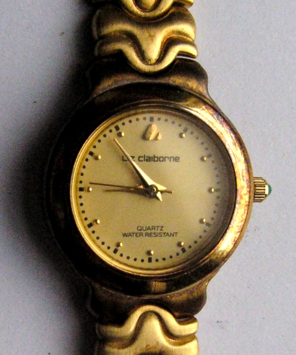 VINTAGE LIZ CLAIBORNE GOLD WAVE BRACELET, SMALL ROUND WATCH