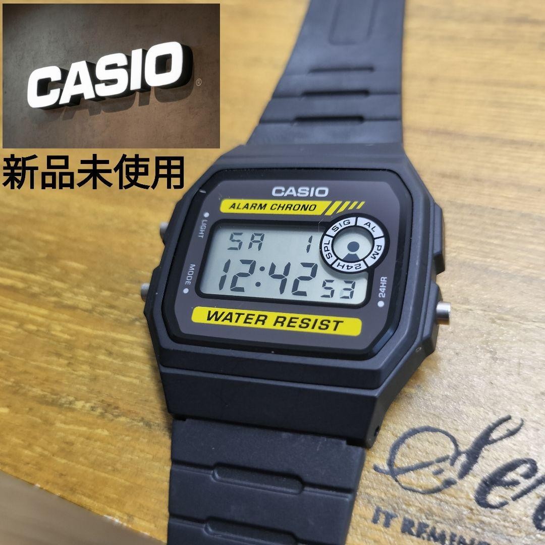 CASIO Digital Watch, Black, Lightweight, Small Size