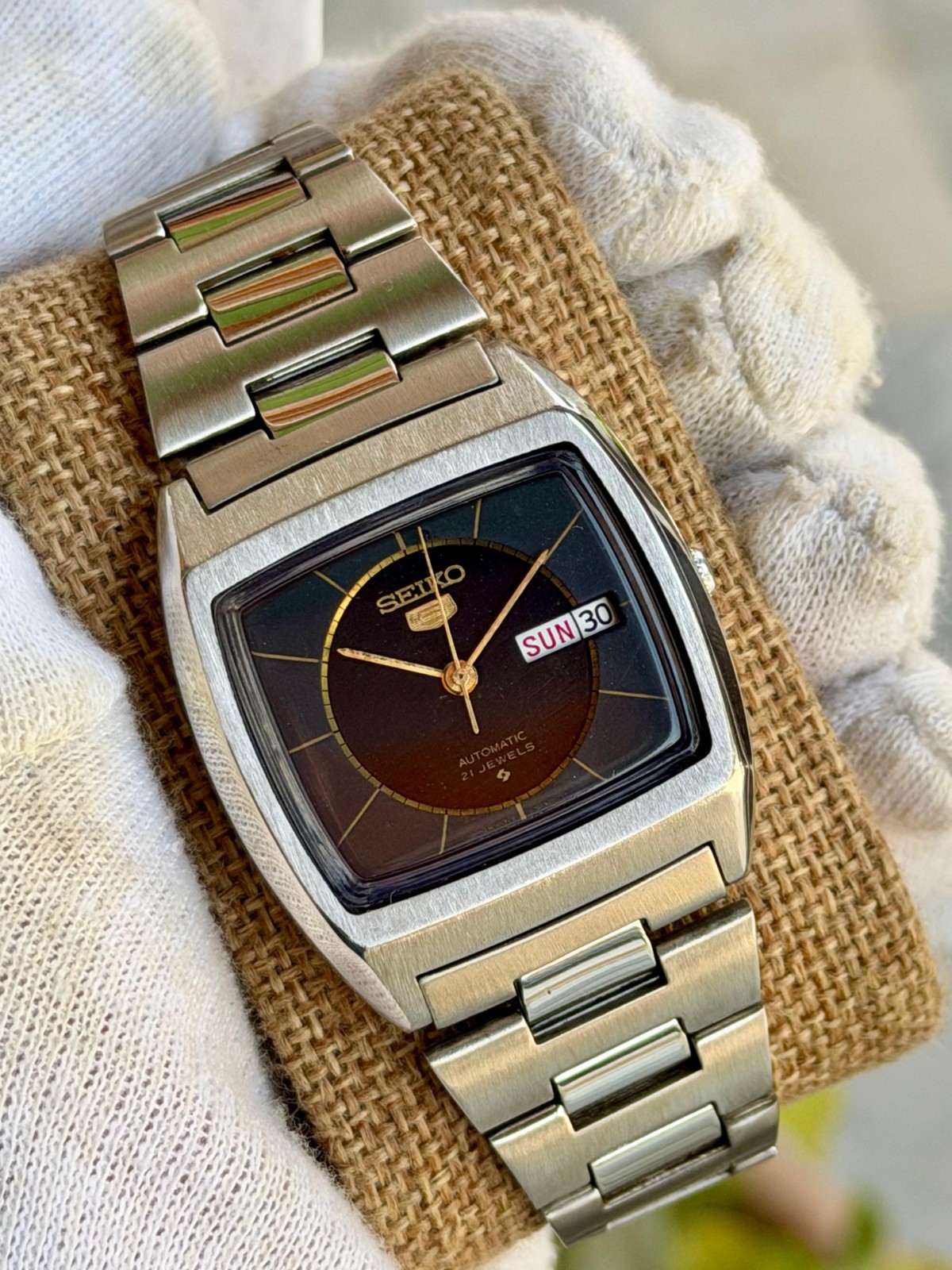 Vintage Seiko 5 Automatic 21 Jewels Black Gradient Dial Day Date Men’s Watch