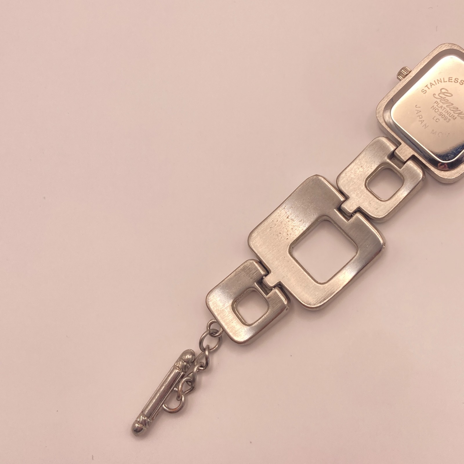 Geneva Womens Watch Silver Tone 25mm Square Links Brushed Toggle New Battery