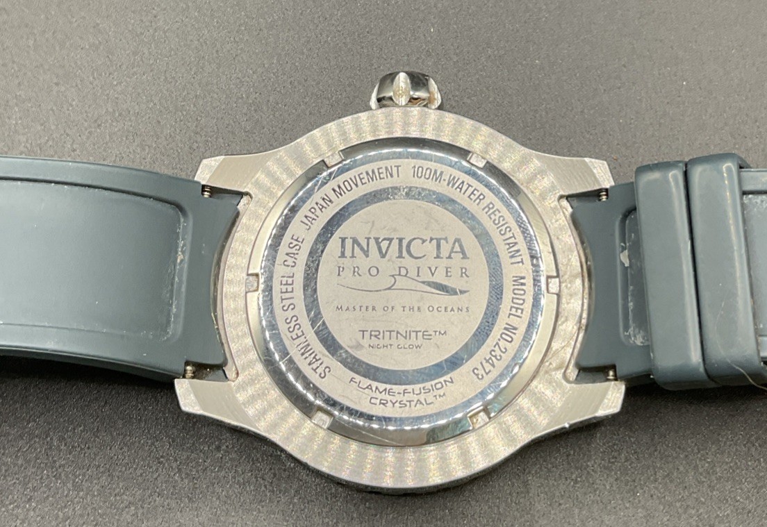 Invicta Men’s Pro Diver Quartz Watch Black Orange Bezel Grey SiliconeStrap -RUNS