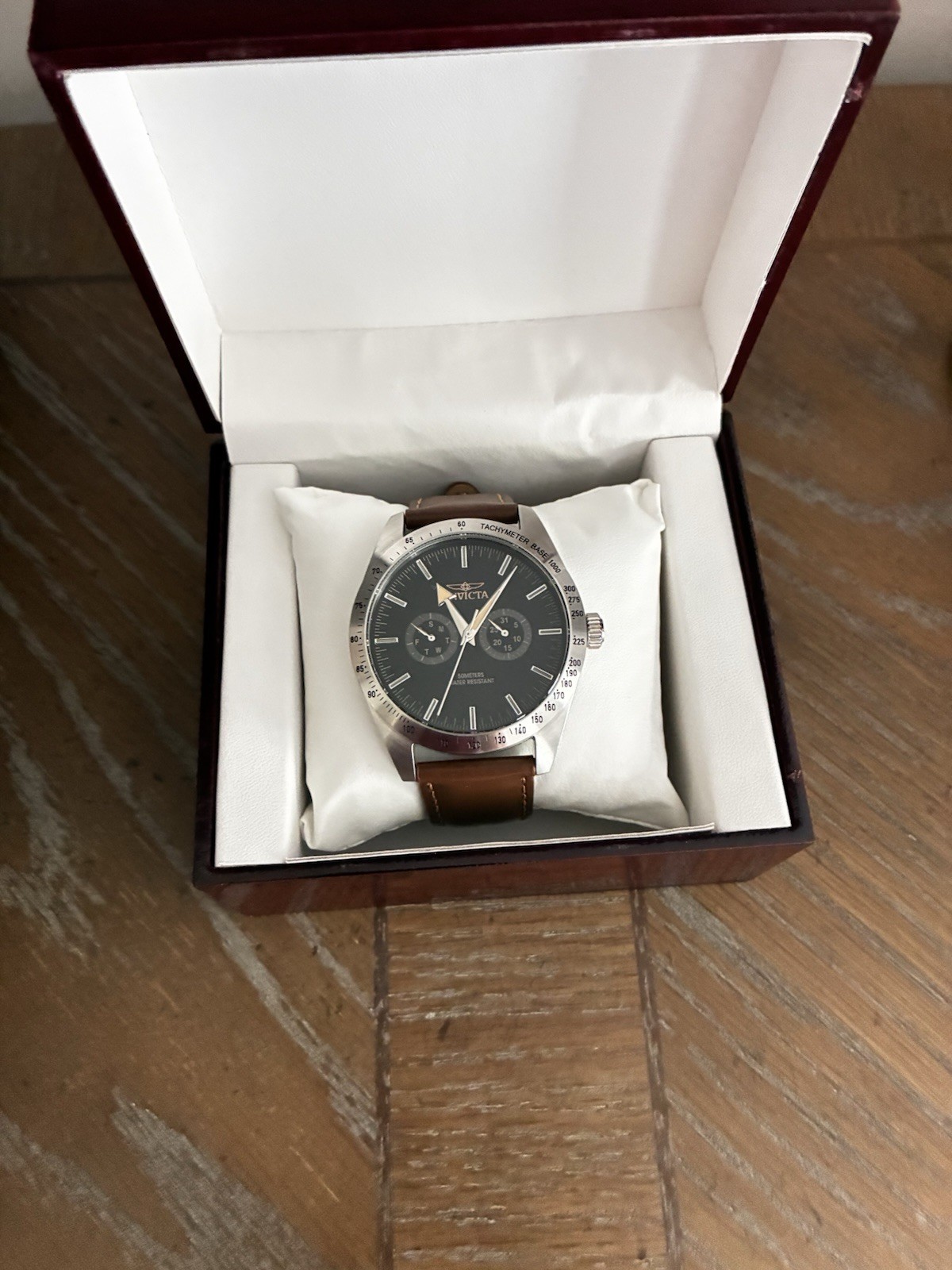 Invicta Specialty Chronograph Tachymeter Quartz Black Dial 45mm Leather 50m Box