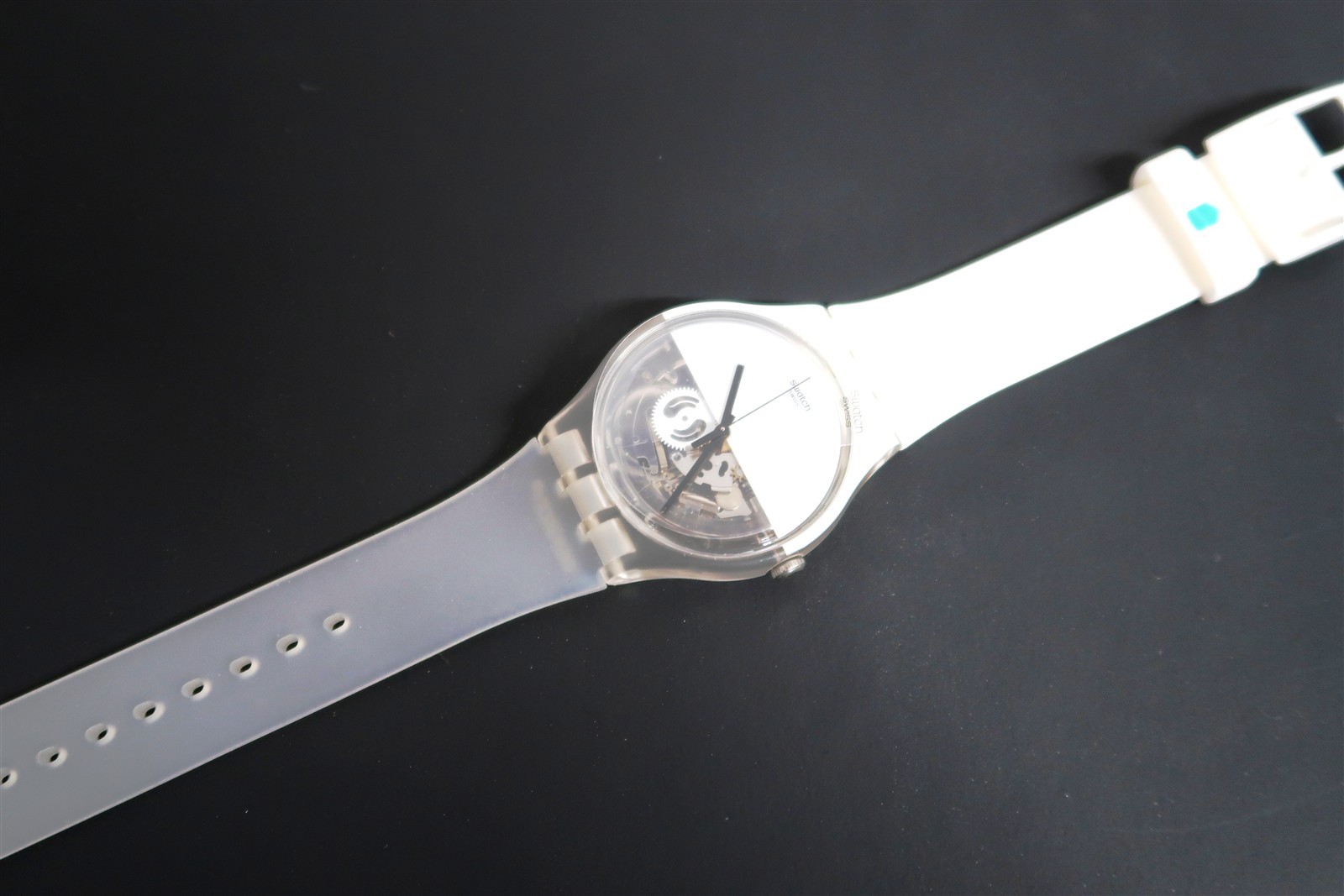 Swatch Watch UNDERWATER THE WATER TANK PROJECT SUOW107C w/ Case and Papers 2014