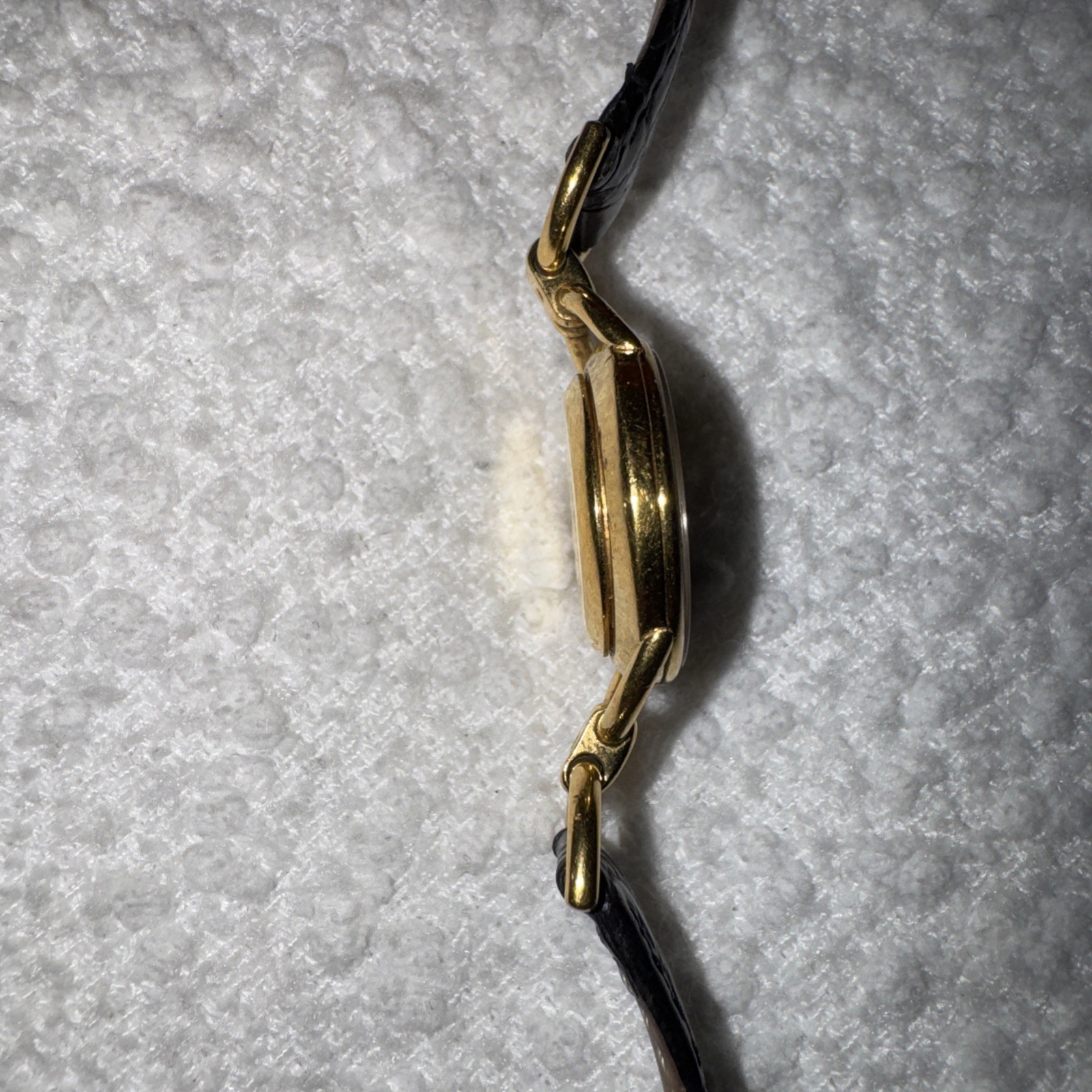 Vintage Authentic Gucci Women’s Watch Model 6000 Gold Plated Swiss Made