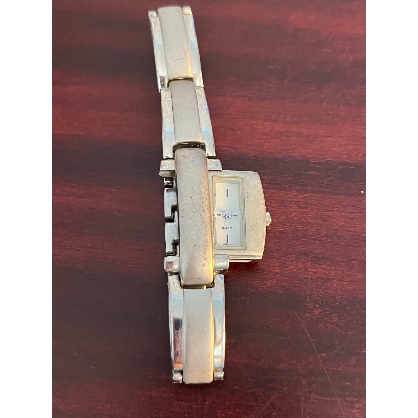 VTG Quartz Slide Out Wristwatch Silver Tone China Non Tested