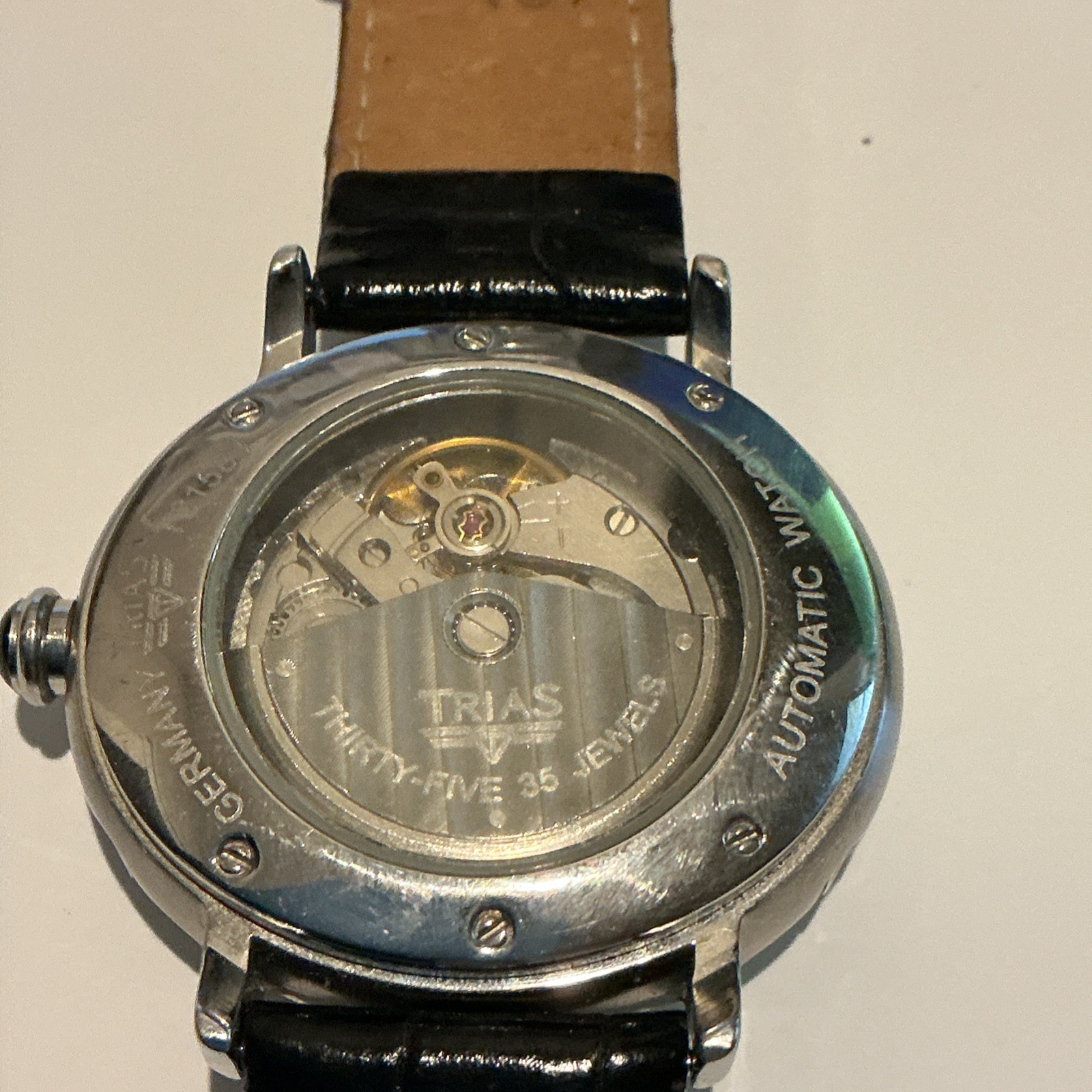 TRIAS GERMANY AUTOMATIC OVAL GLASS WATCH 35 JEWEL