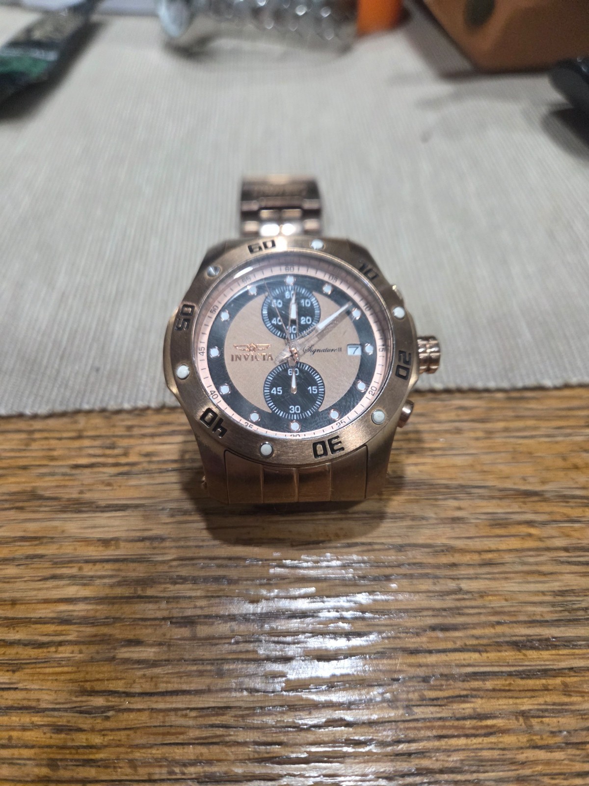 Invicta Signature 7386 Men’s Watch – Not Running – For Parts or Repair