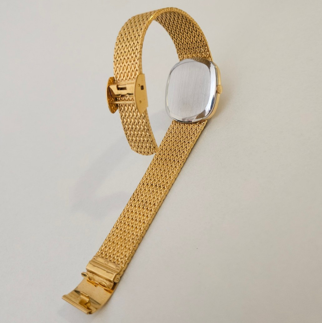 Vintage Men’s Watch “ROYAL” Swiss Dress Ultraslim Integrated Gold Tone NOS 1979