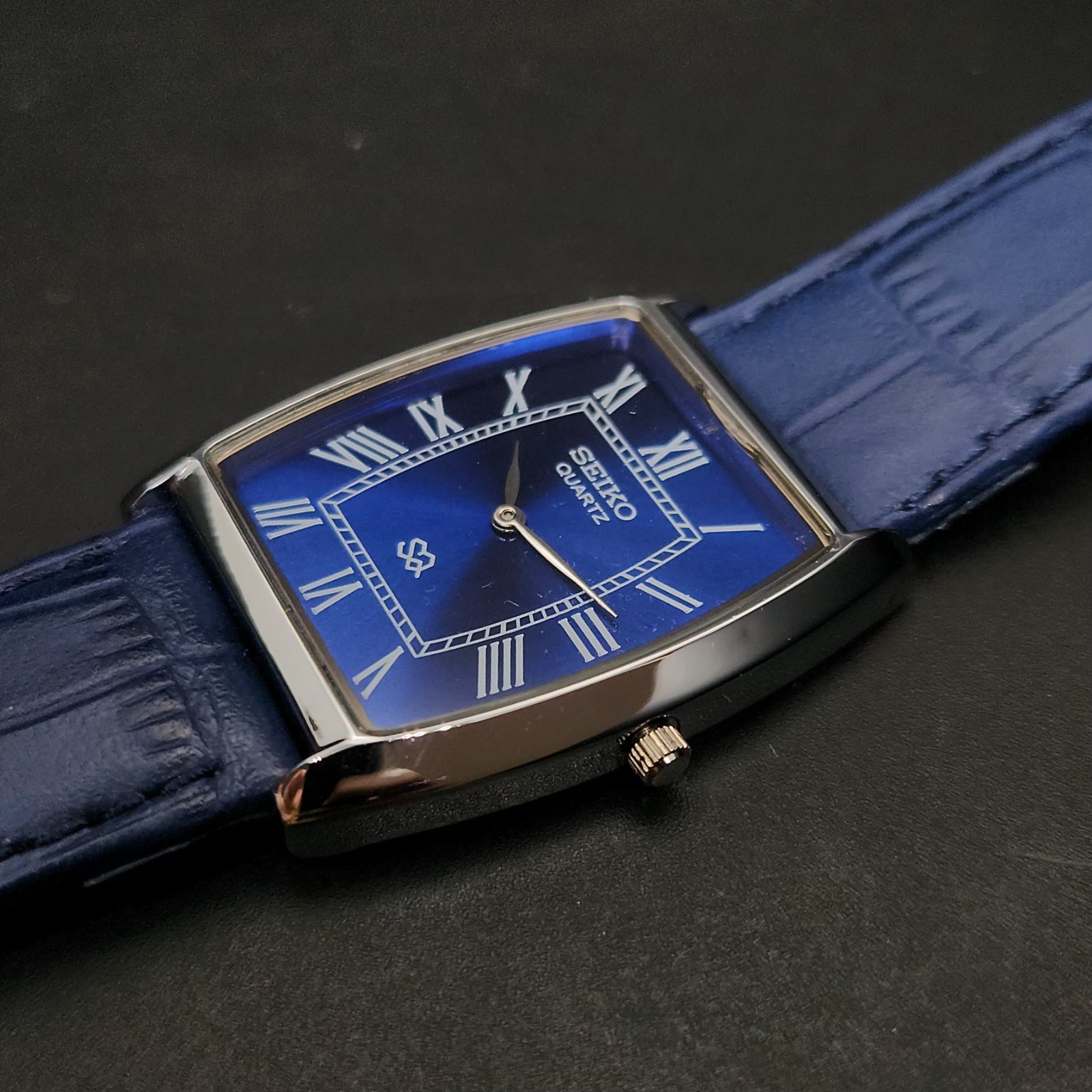 Vintage Seiko Slim Quartz 30MM Case Blue Dial Japanese Men’s Wrist Watch A16