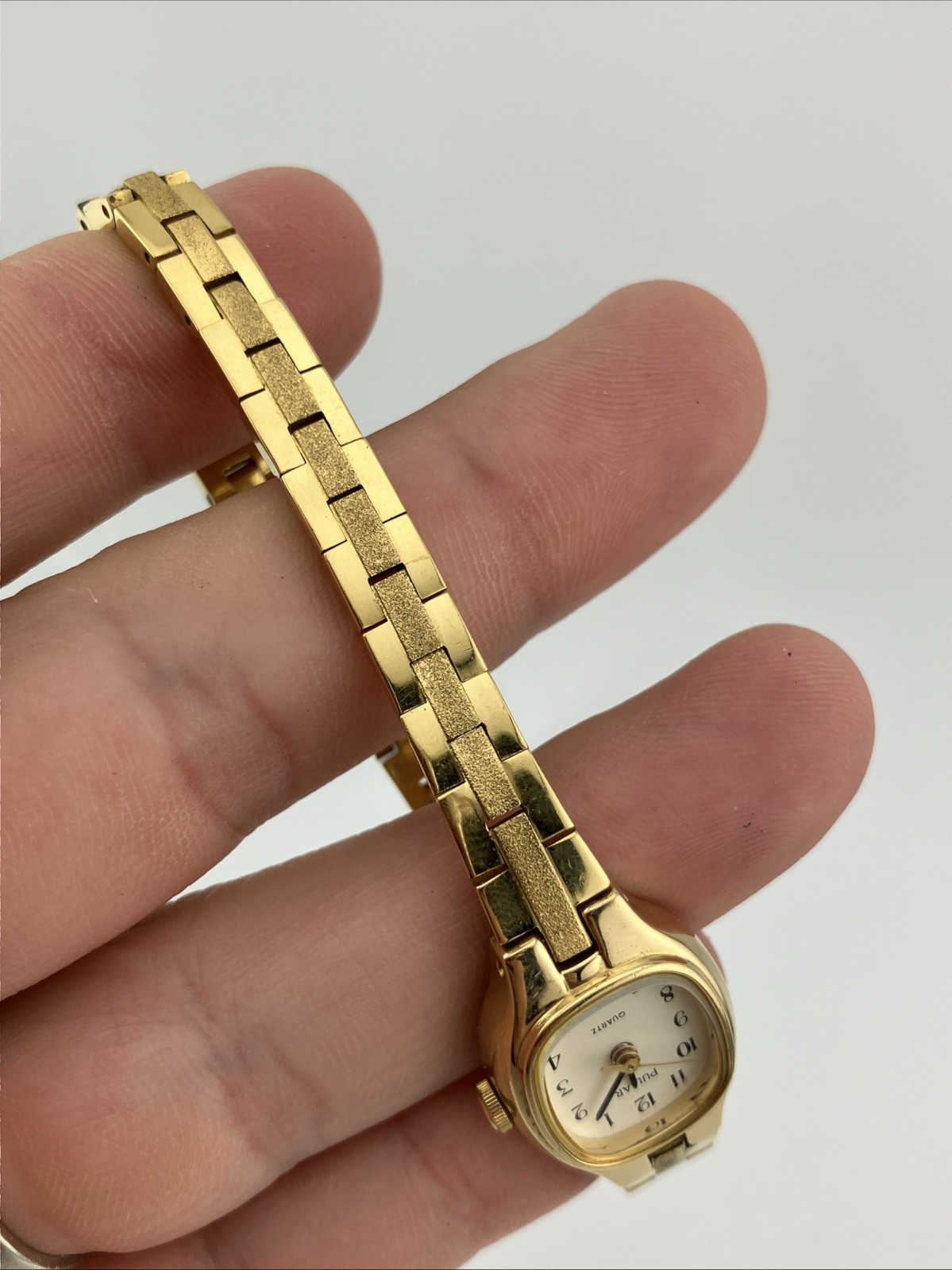 Vtg Pulsar Ladies 16mm Dainty Watch Gold Tone White Dial 6.25″ V811-5300 -RUNS