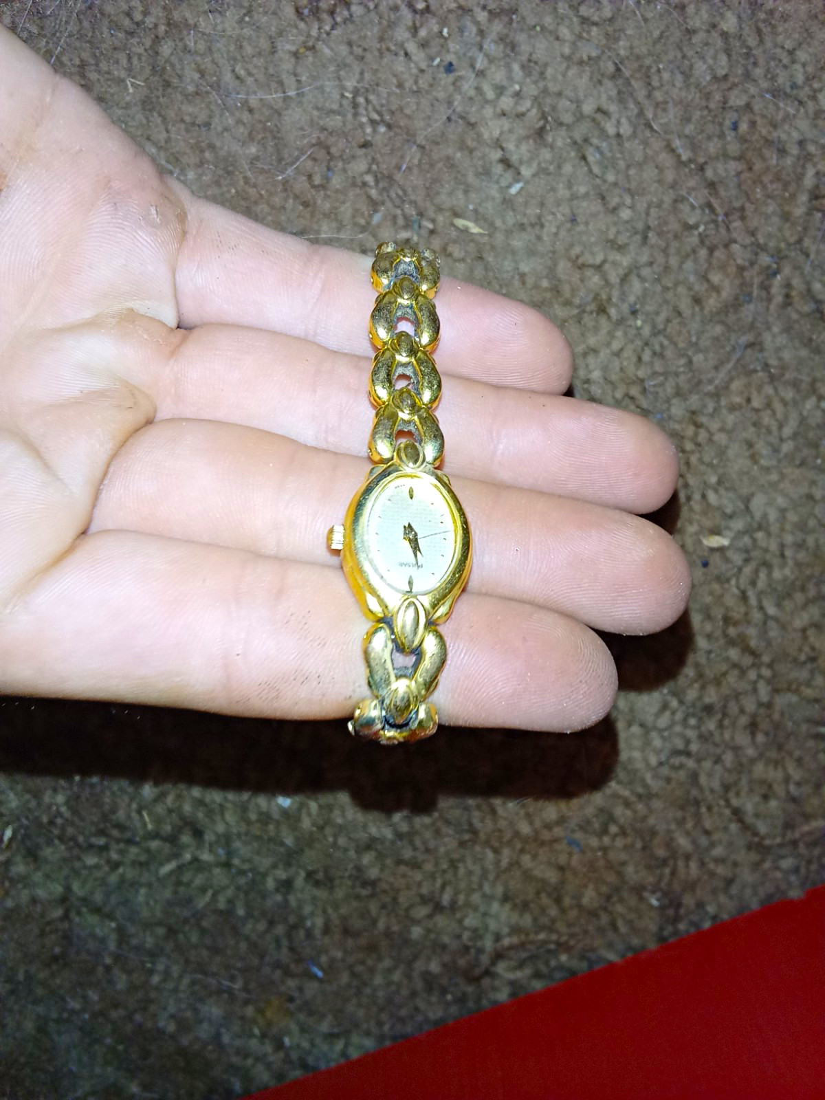 US Time Women’s Quartz Analog Oval Wristwatch Gold Tone Bracelet White Dial