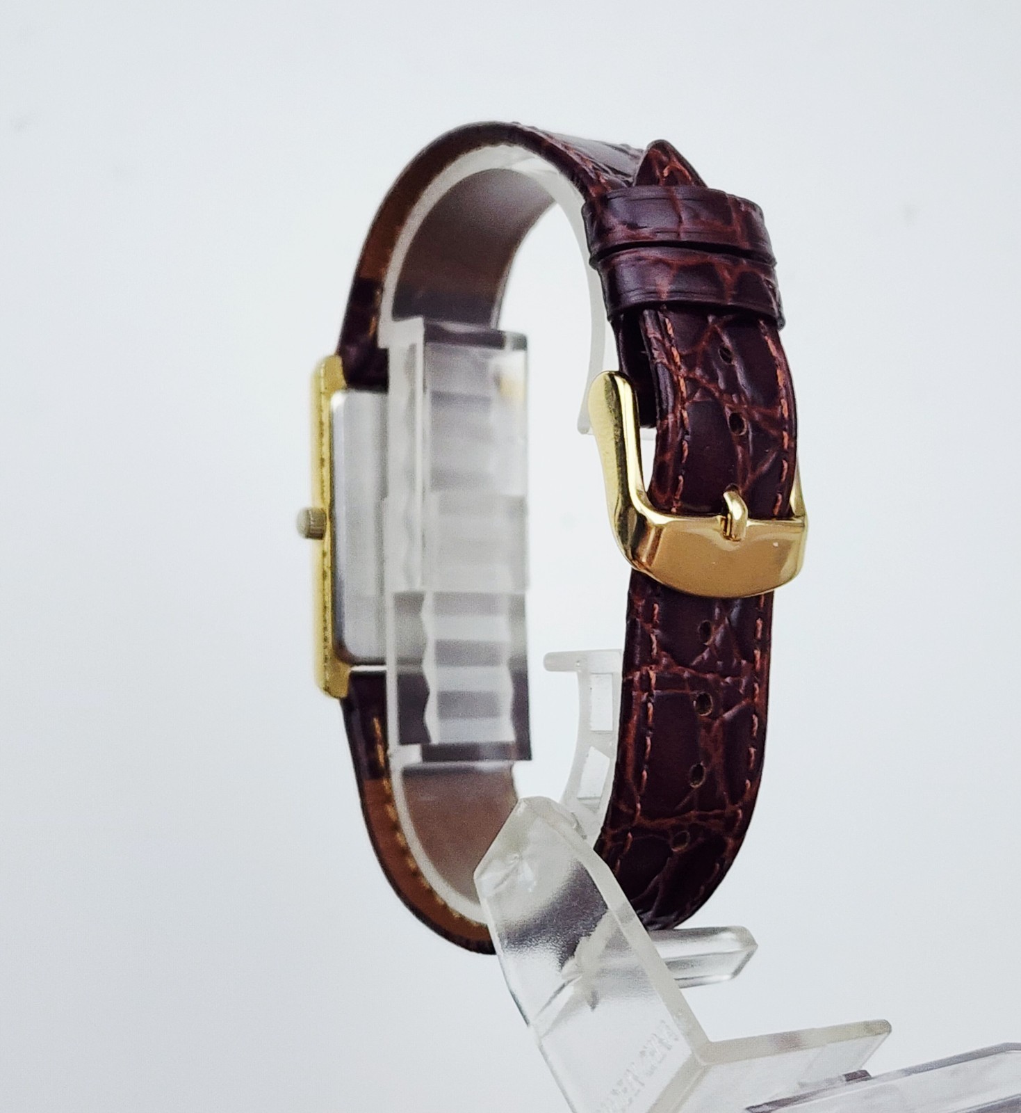 Men’s SWISS Vintage Watch WITTNAUER “Tank” 9782. Midsize
