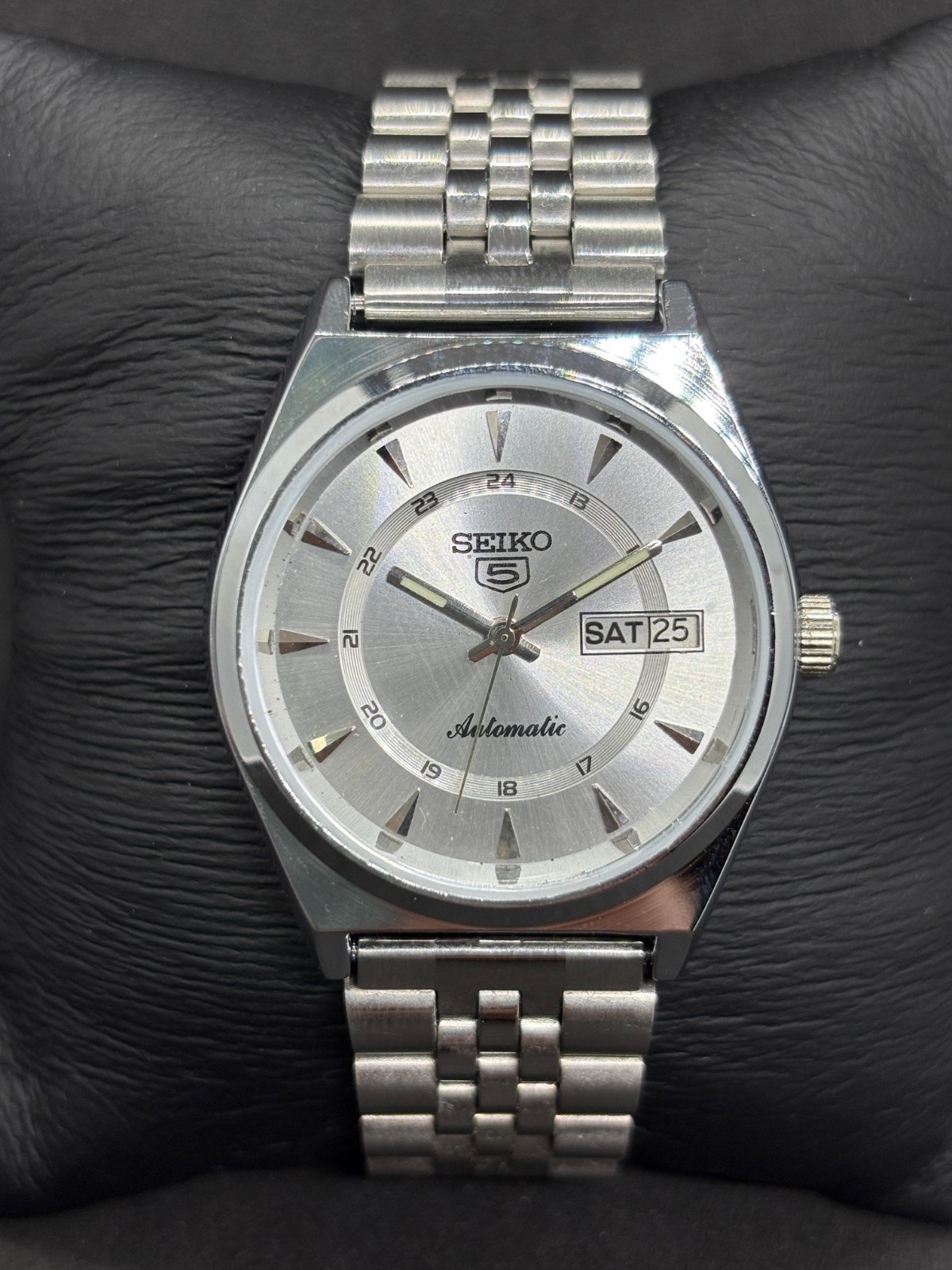 Vintage Seiko 5 Automatic Day/Date Japanese Men’s Wrist Watch