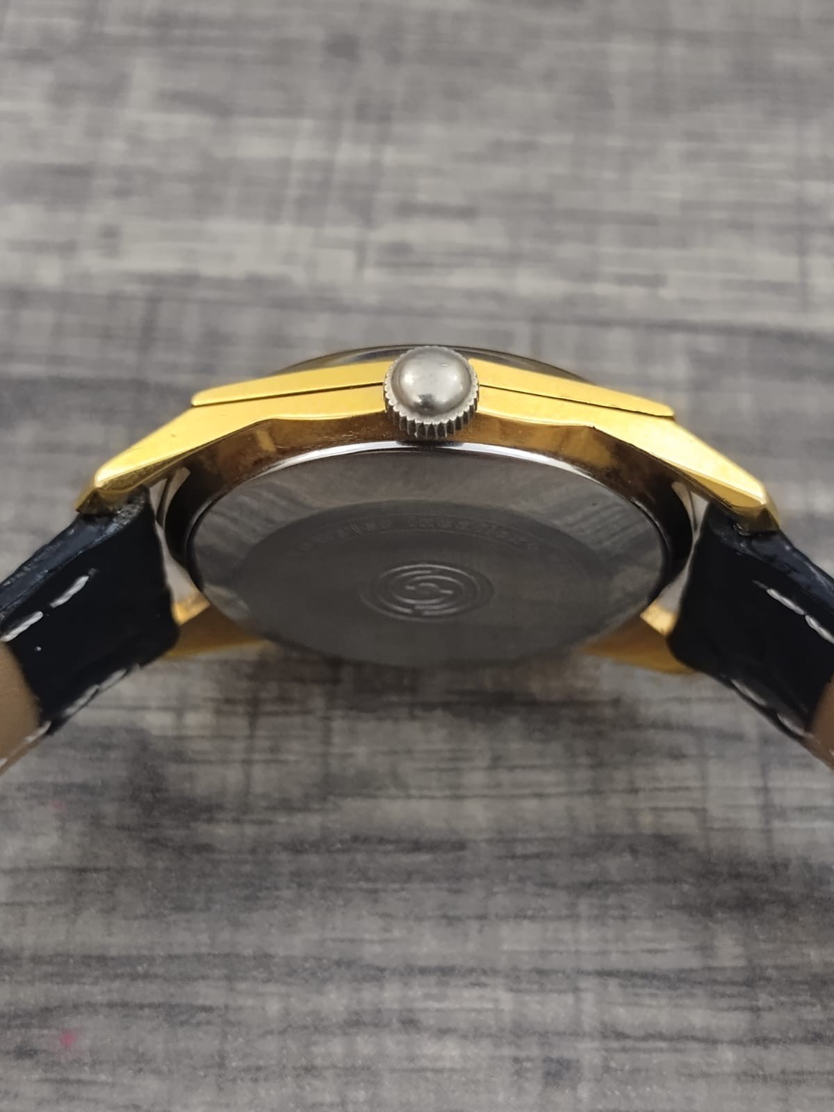 WYLER Incaflex -rare OCTAGON faceted Case- RARE Black GLOSS Dial – ETA 2354