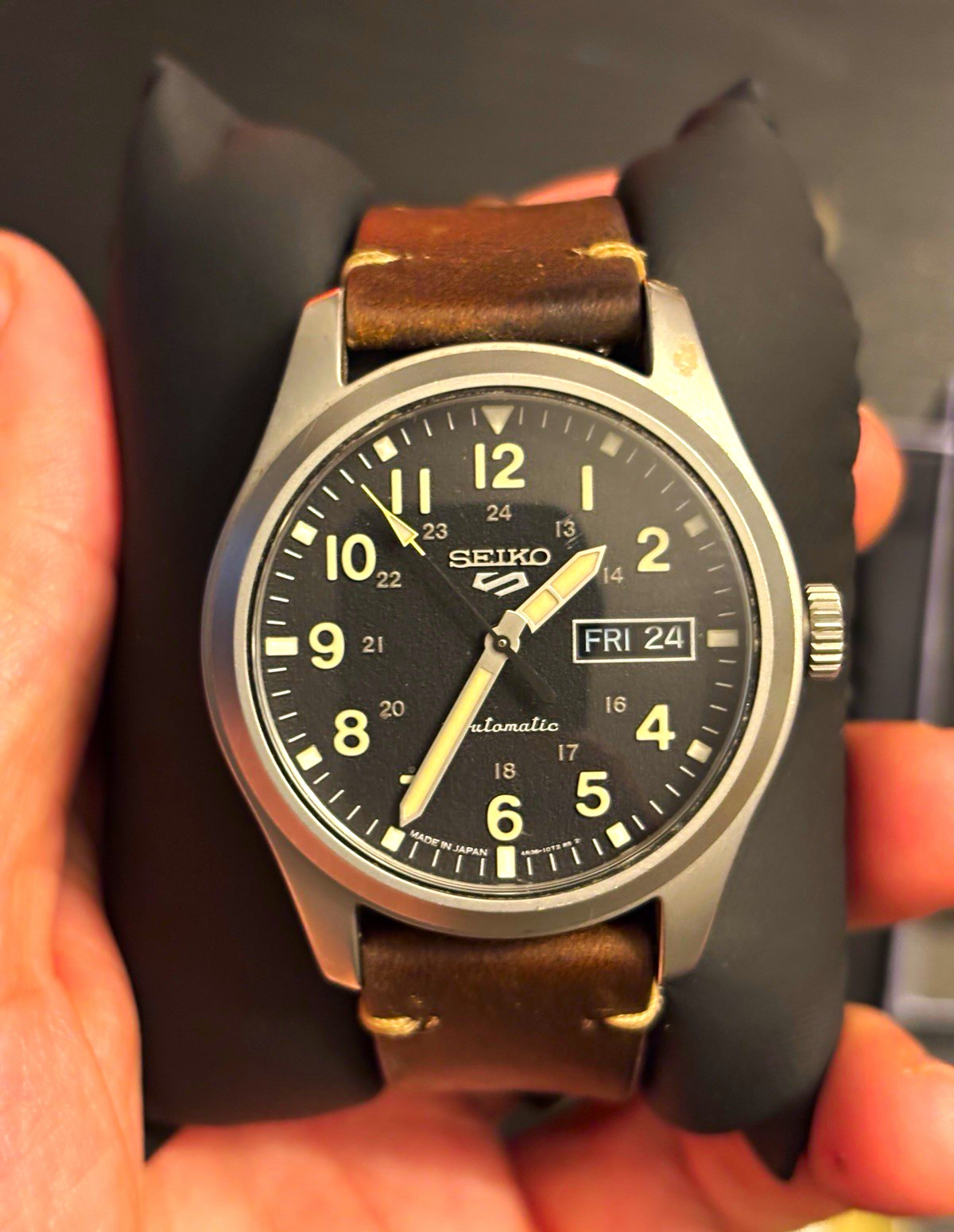 Seiko 5 SRPG35K1 39mm Automatic Day/Date Black Dial Brown Leather Strap 100m Box