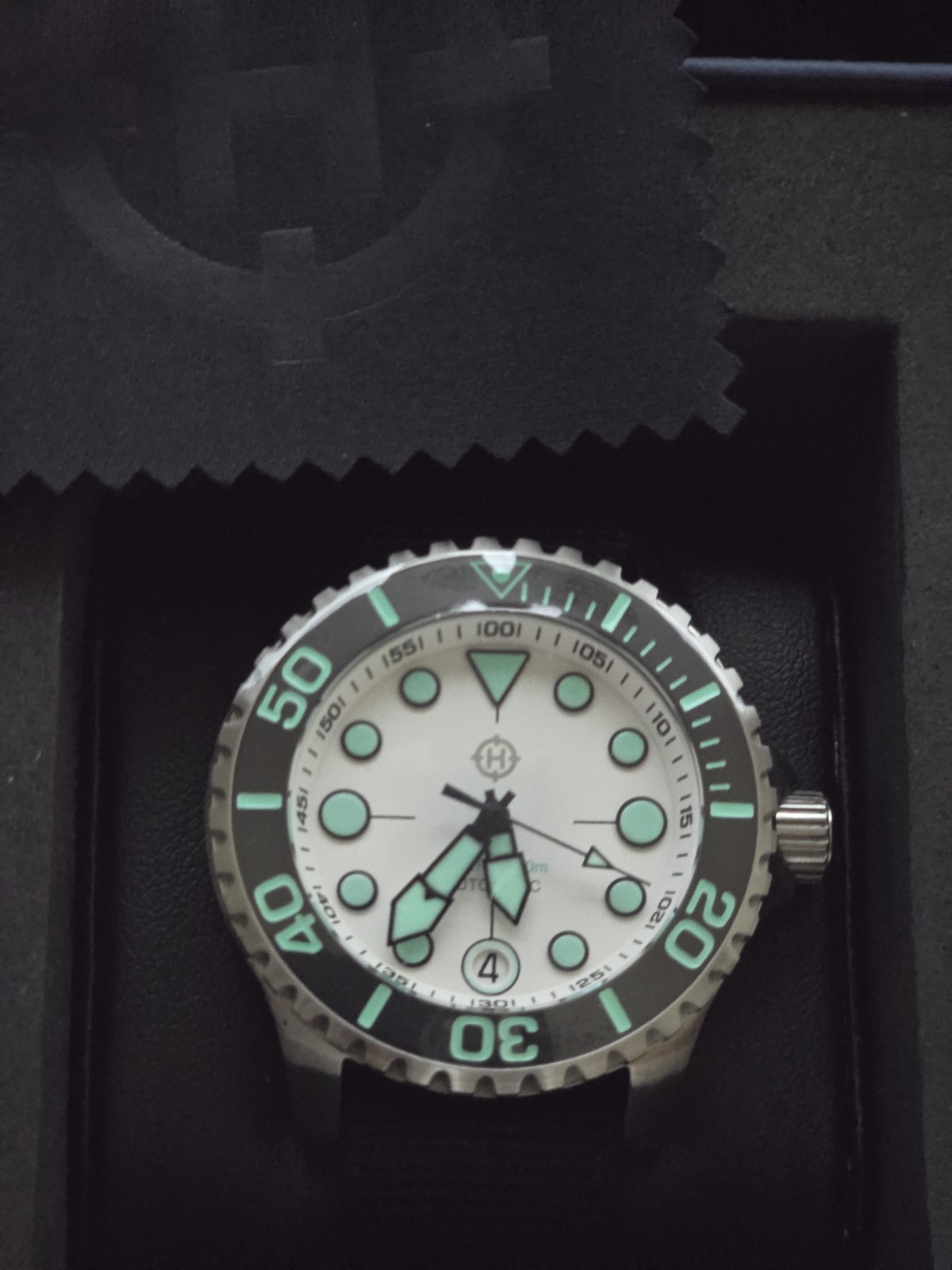 HELM Komodo Men’s 40mm NH35 Automatic Wristwatch w/Full Set Steel Bracelet