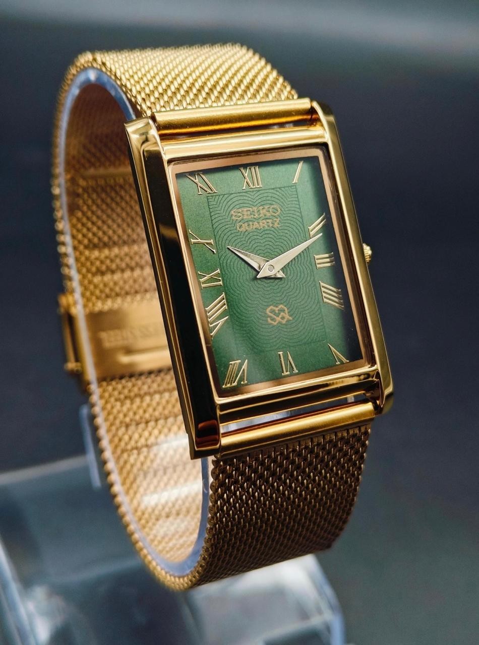 Vintage Seiko Slim Quartz Men’s Wrist Watch With Free DDP Shipping