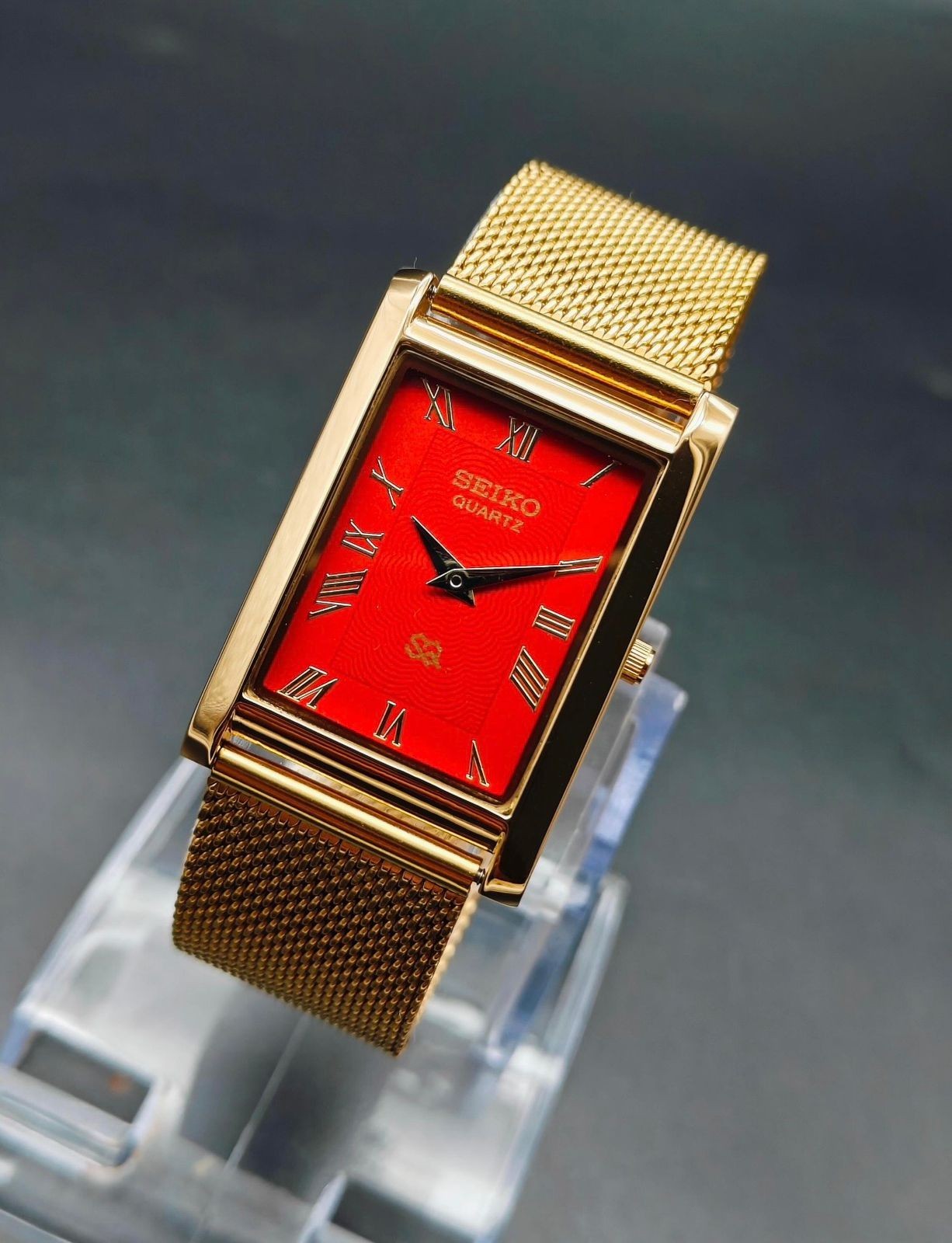 Rare Vintage Seiko Slim Quartz Men’s Wrist Watch