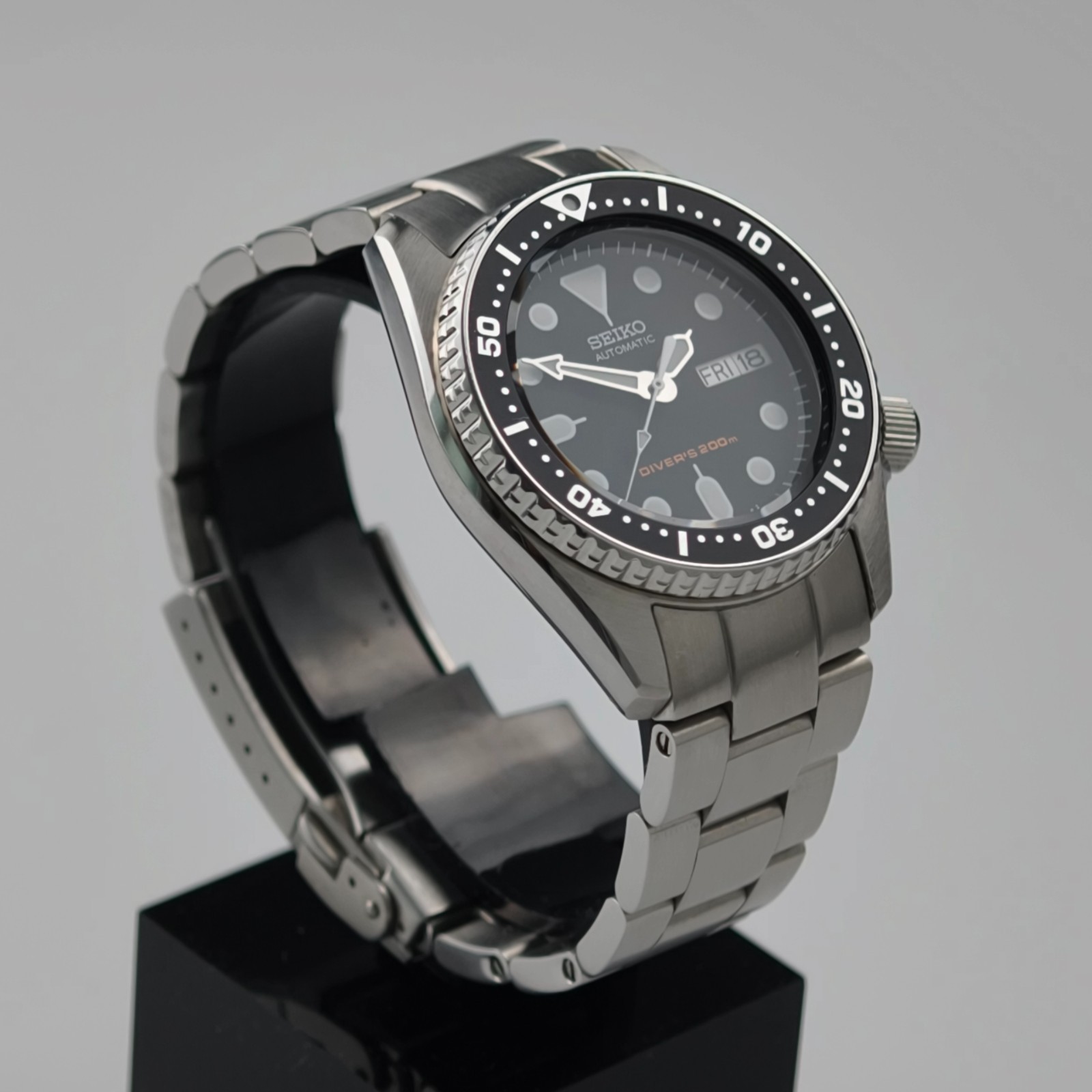 Seiko SKX013 7S26-0030 Midsize Automatic Diver Watch – High-End MiLTAT Strap