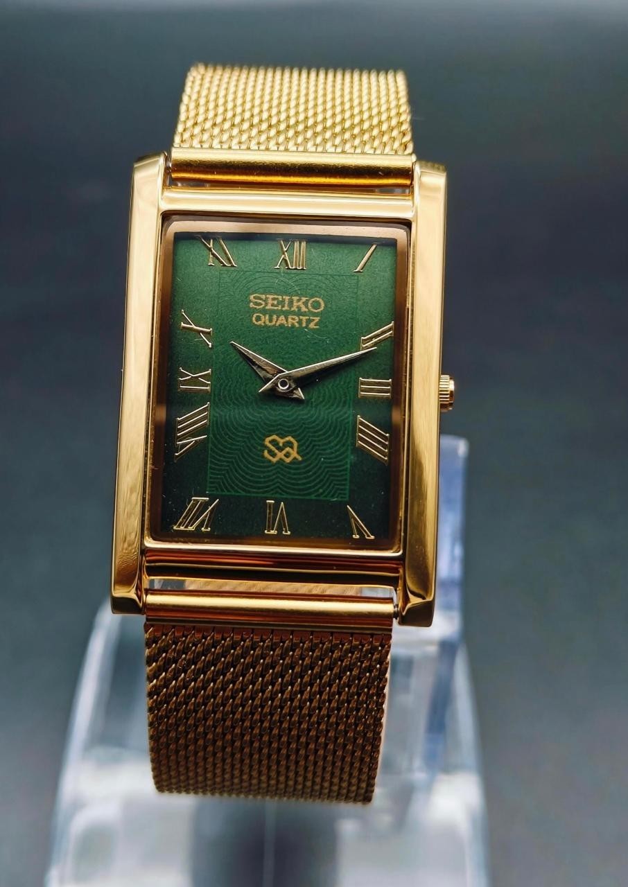 Vintage Seiko Slim Quartz Men’s Wrist Watch With Free DDP Shipping