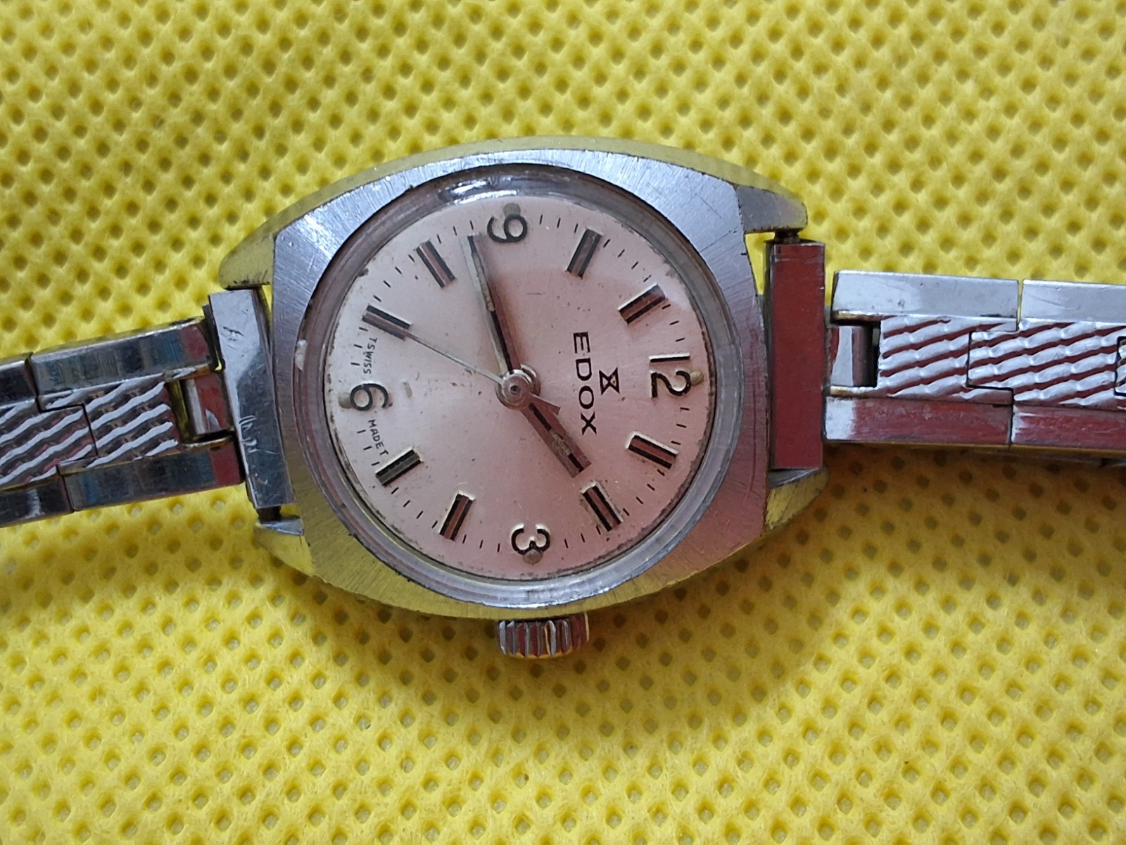 Vintage Ladies Edox 17 Jewels Manual Wind Swiss Made Wrist Watch Serial # 200234