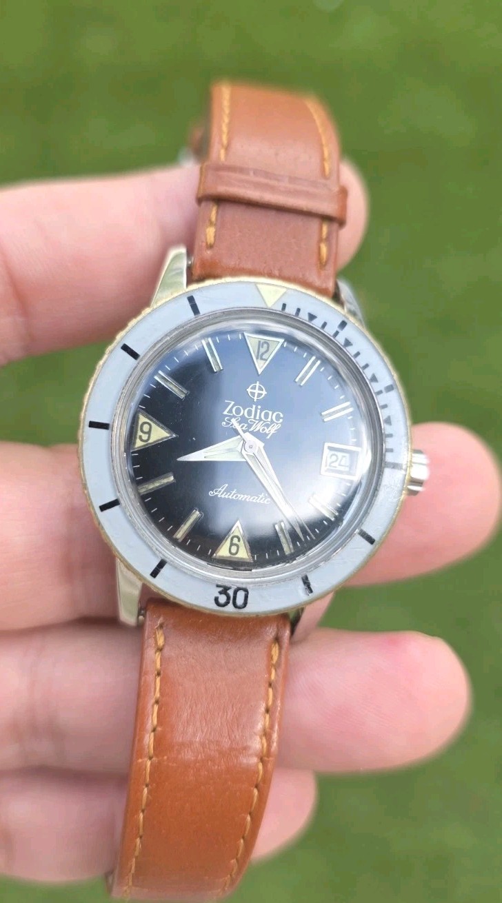 Vintage 1960’s ZODIAC Seawolf Bakelite Bezel Black Dial Automatic Men’s Watch