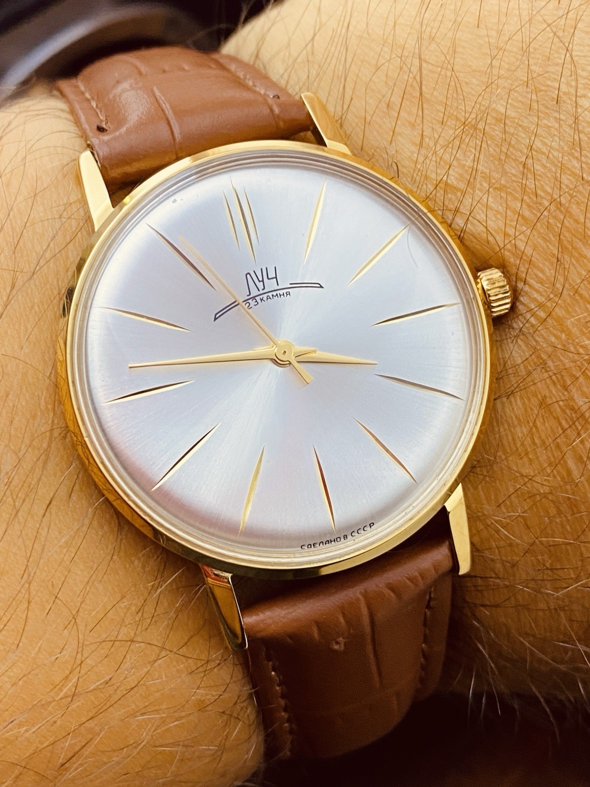 Luch de Luxe Ultra Slim Wrist Watch Soviet Men’s Vintage Mechanical Watch USSR
