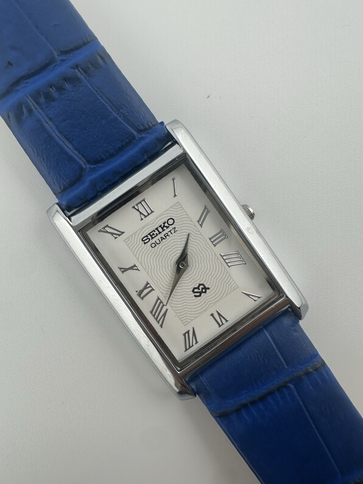 WHITE DIAL Vintage Seiko Slim Quartz men’s Wrist Watch