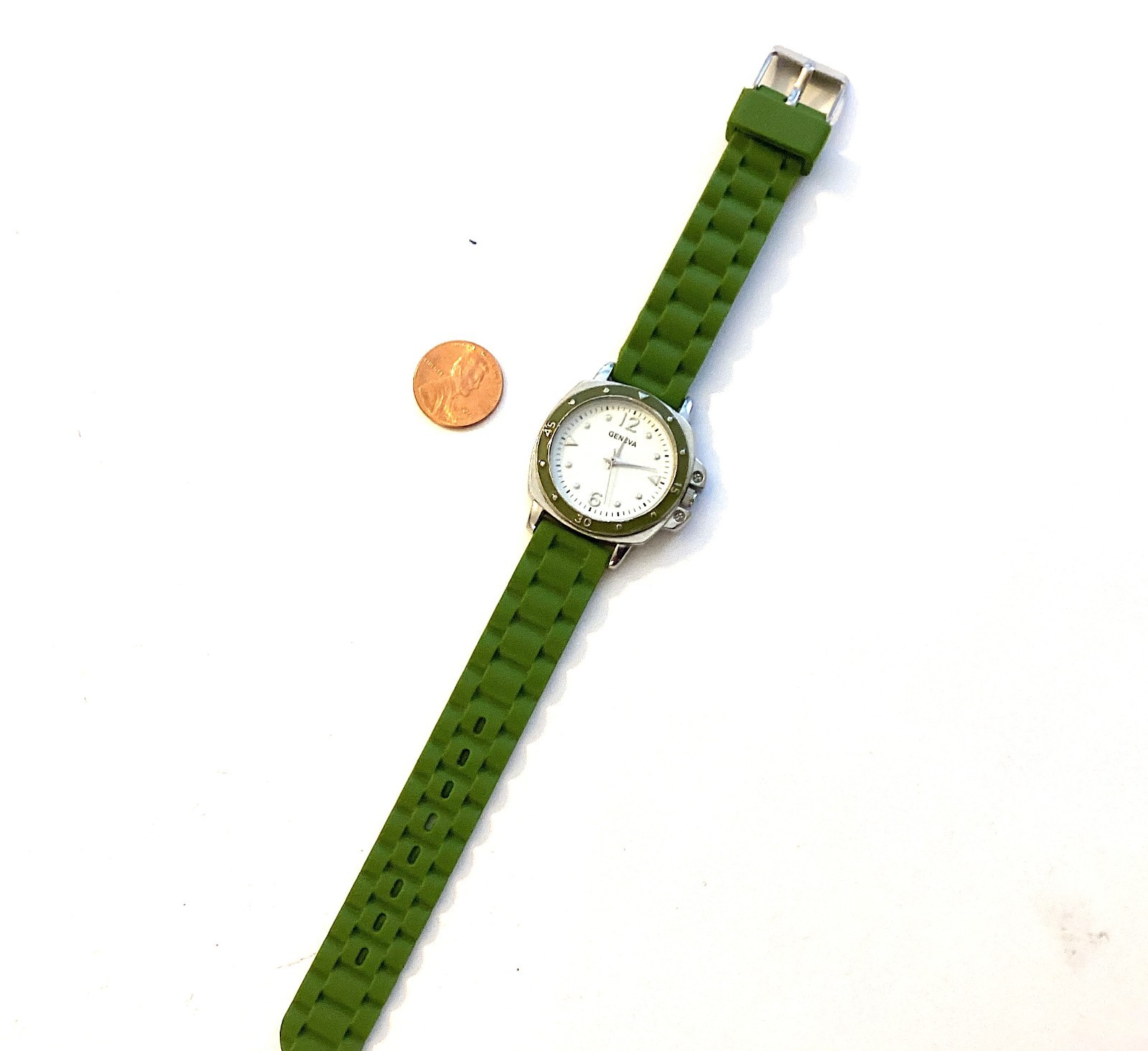 Geneva Womens Watch Silicone Rubber Band, Round Pea Green WORKS!
