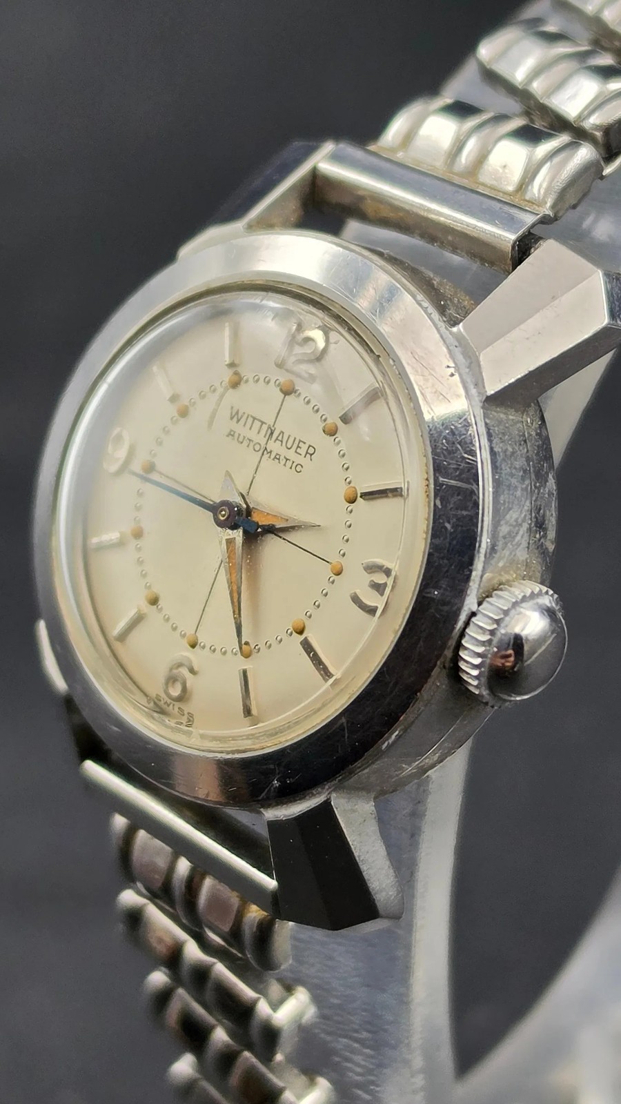 1950s Wittnauer 17J Bumper Automatic Swiss Watch Ref 1366 Dot Dial Bracelet