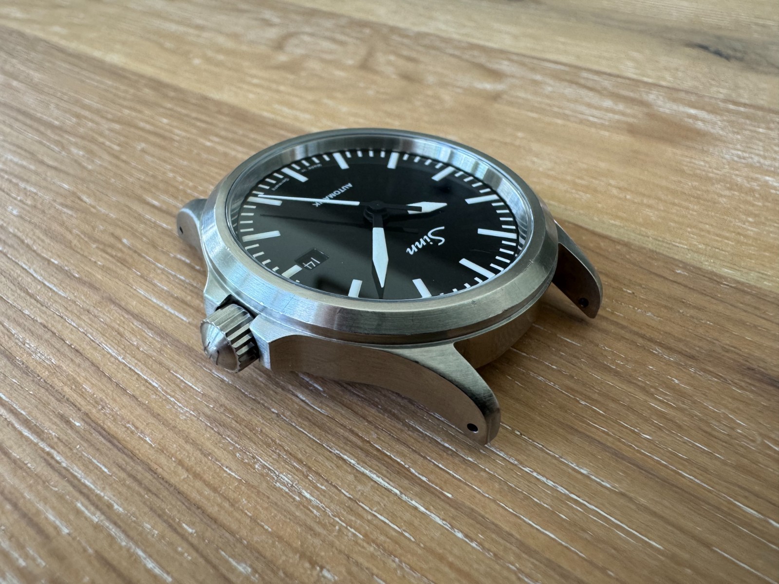 Sinn 556i H-Link Bracelet Automatic Watch – Box and Papers – Extra Sinn Strap