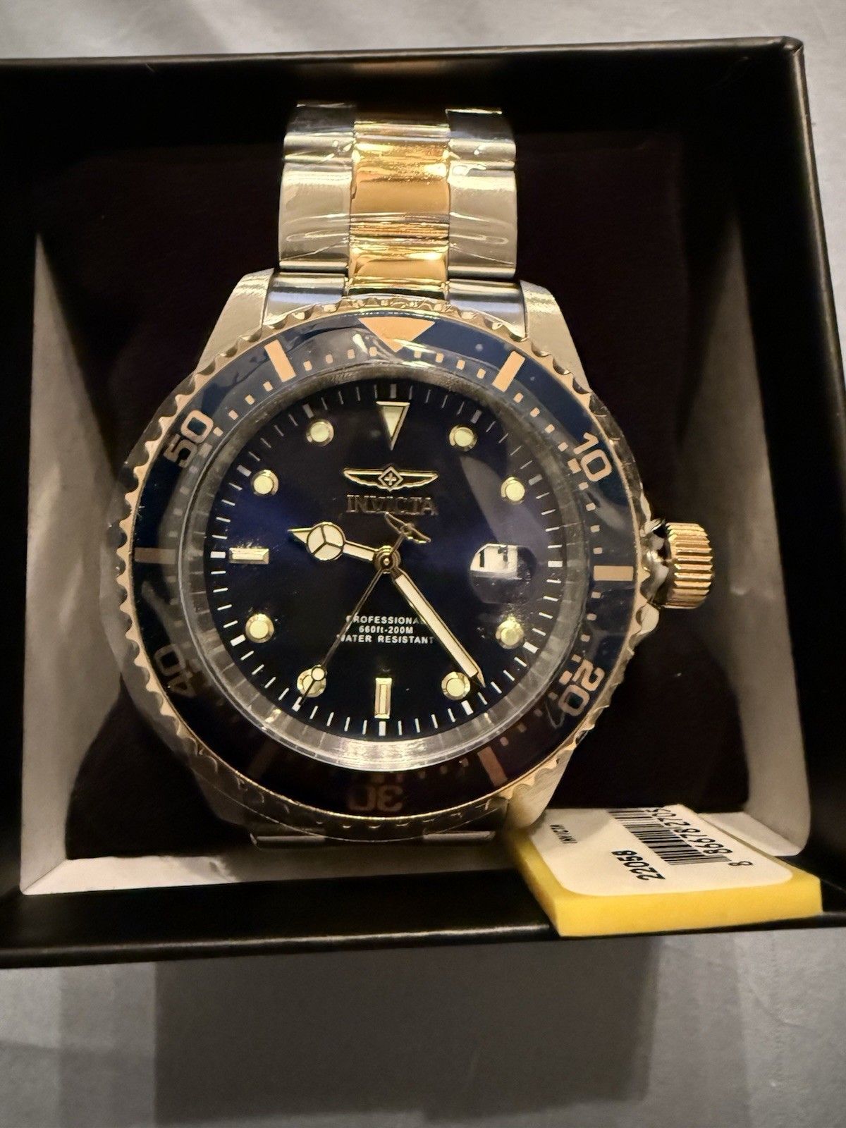 Invicta Pro Diver Men’s Quartz Blue Dial Two-Tone SS Date 200m Rotating w/Box