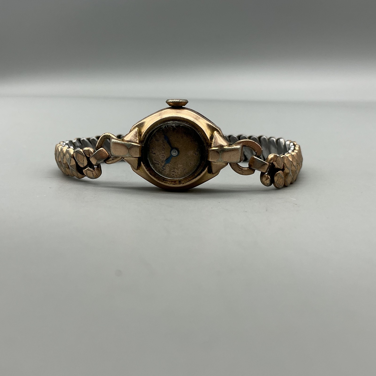 Vintage Bulova Womens Watch 16mm Gold Tone Manual Wind Stretch Bracelet