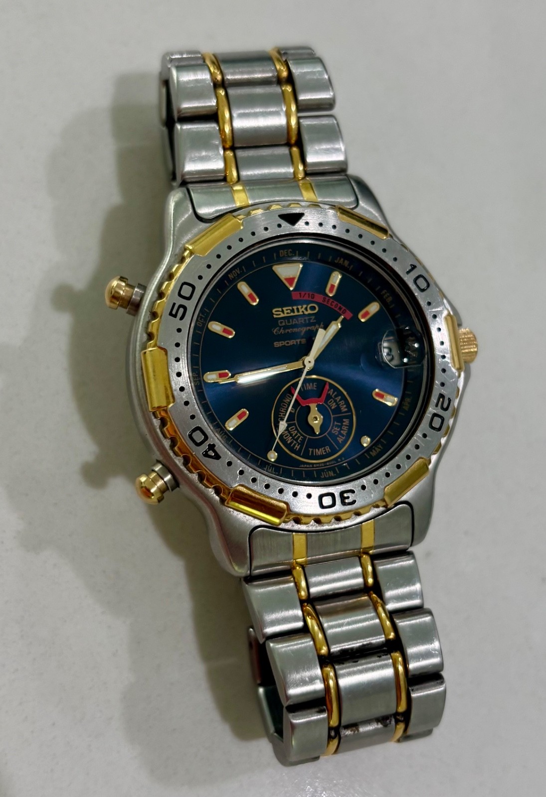 SEIKO QUARTZ Sport WR150 6M25-6039 Chronograph Alarm Dance Hands Two-Tone Watch